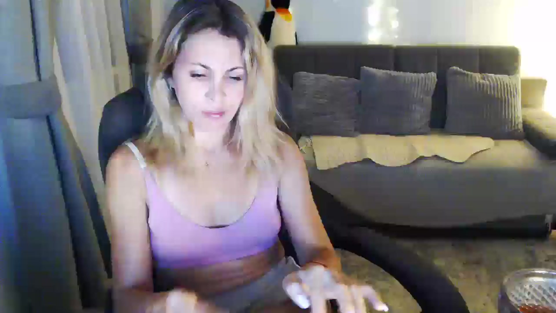 Gallery image thumbnail from Sicille's myfreecams stream on, 12/18/2025, 20:43 image 14 of 20