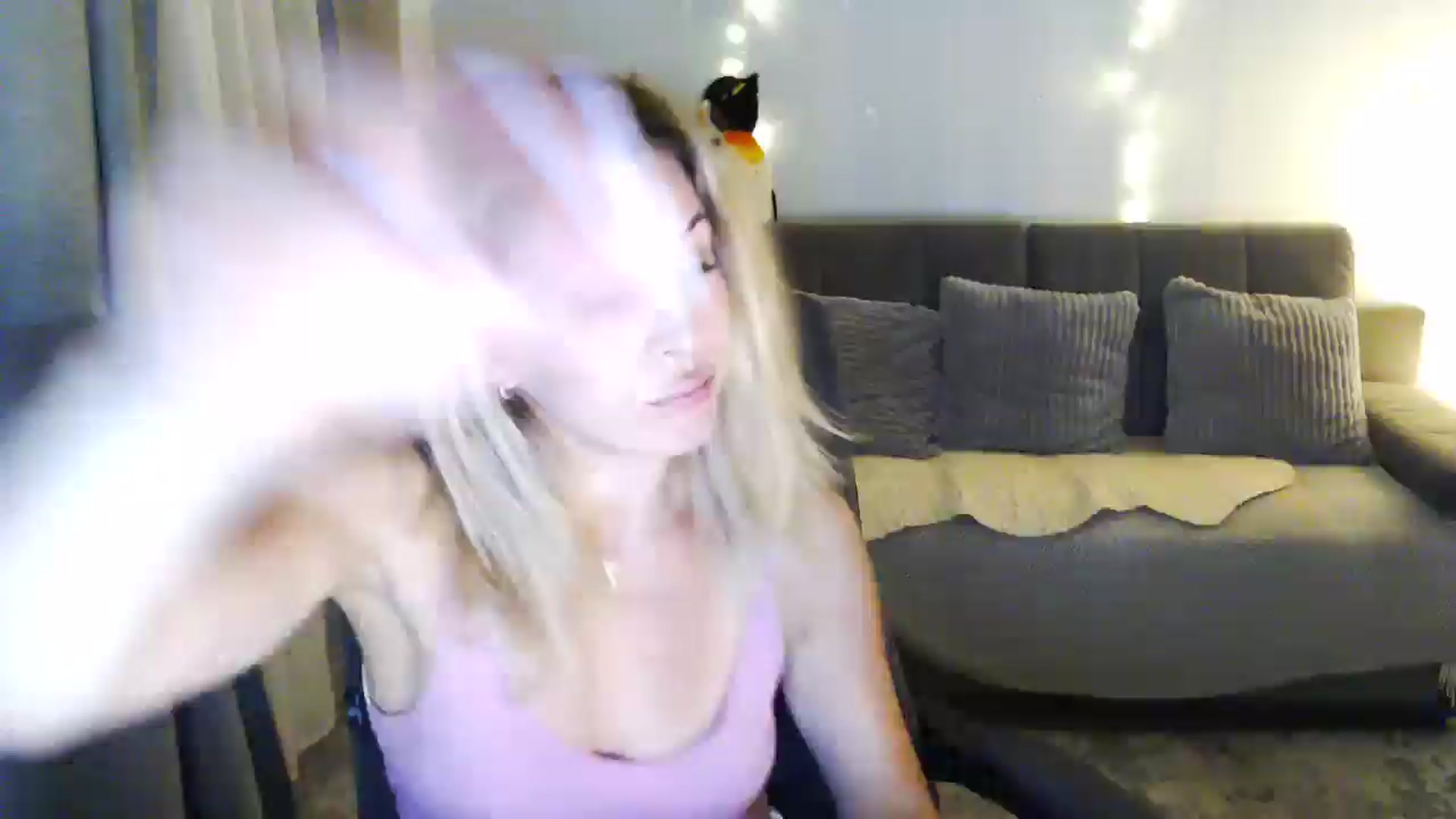 Gallery image thumbnail from Sicille's myfreecams stream on, 12/18/2025, 20:43 image 18 of 20