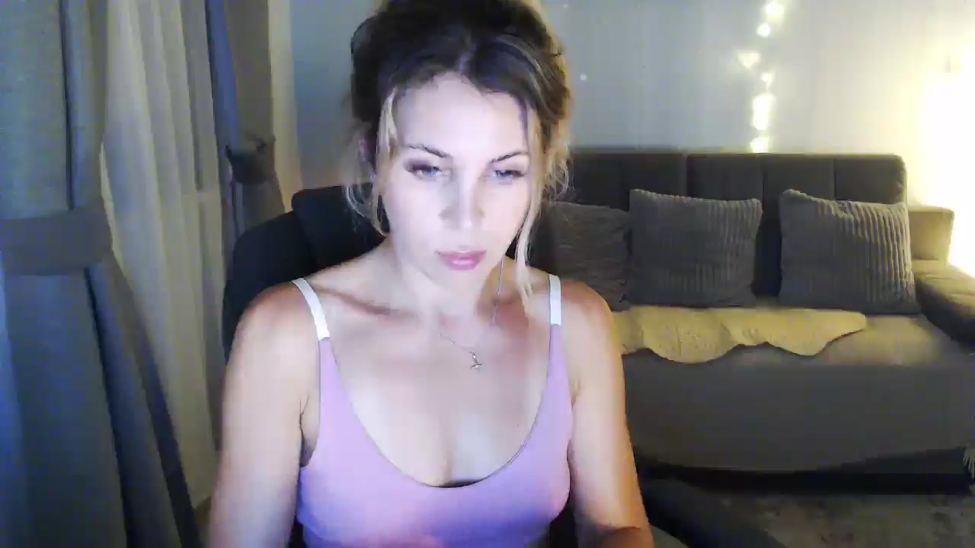 Gallery image thumbnail from Sicille's myfreecams stream on, 12/18/2025, 20:43 image 4 of 20
