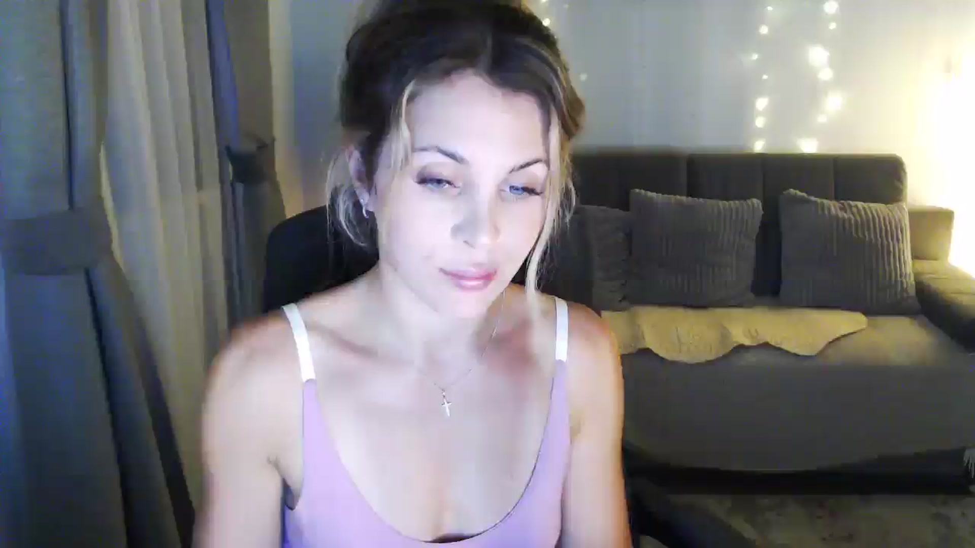 Gallery image thumbnail from Sicille's myfreecams stream on, 12/18/2025, 20:43 image 2 of 20