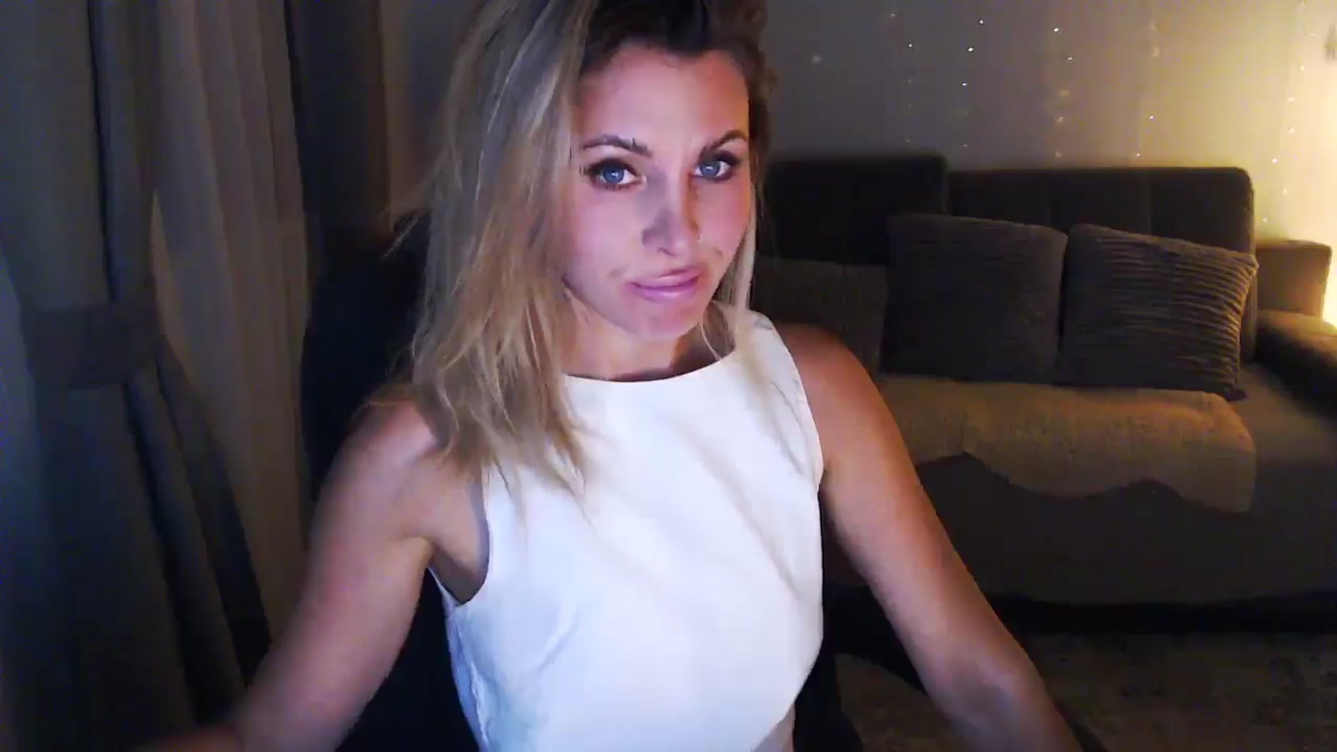 Gallery image thumbnail from Sicille's myfreecams stream on, 12/22/2025, 20:32 image 9 of 20