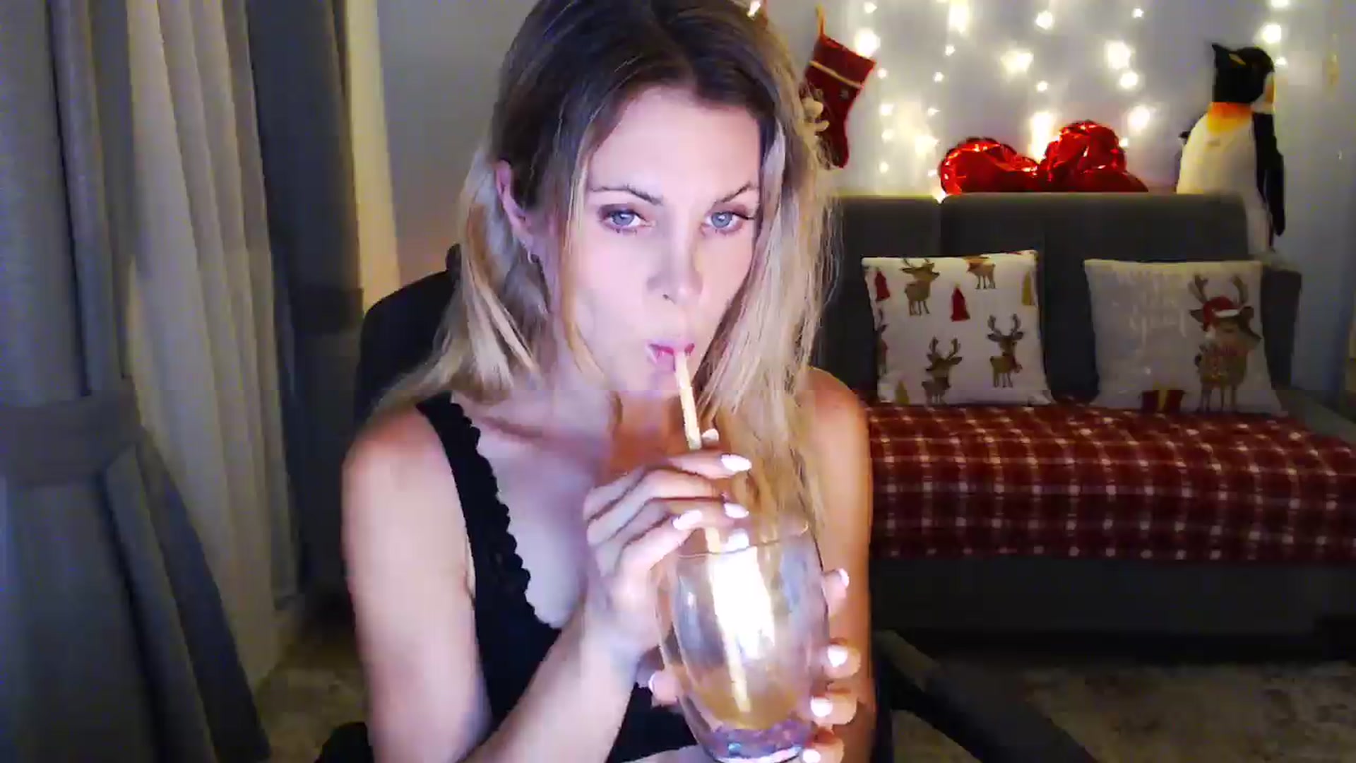 Gallery image thumbnail from Sicille's myfreecams stream on, 12/23/2025, 20:22 image 13 of 20