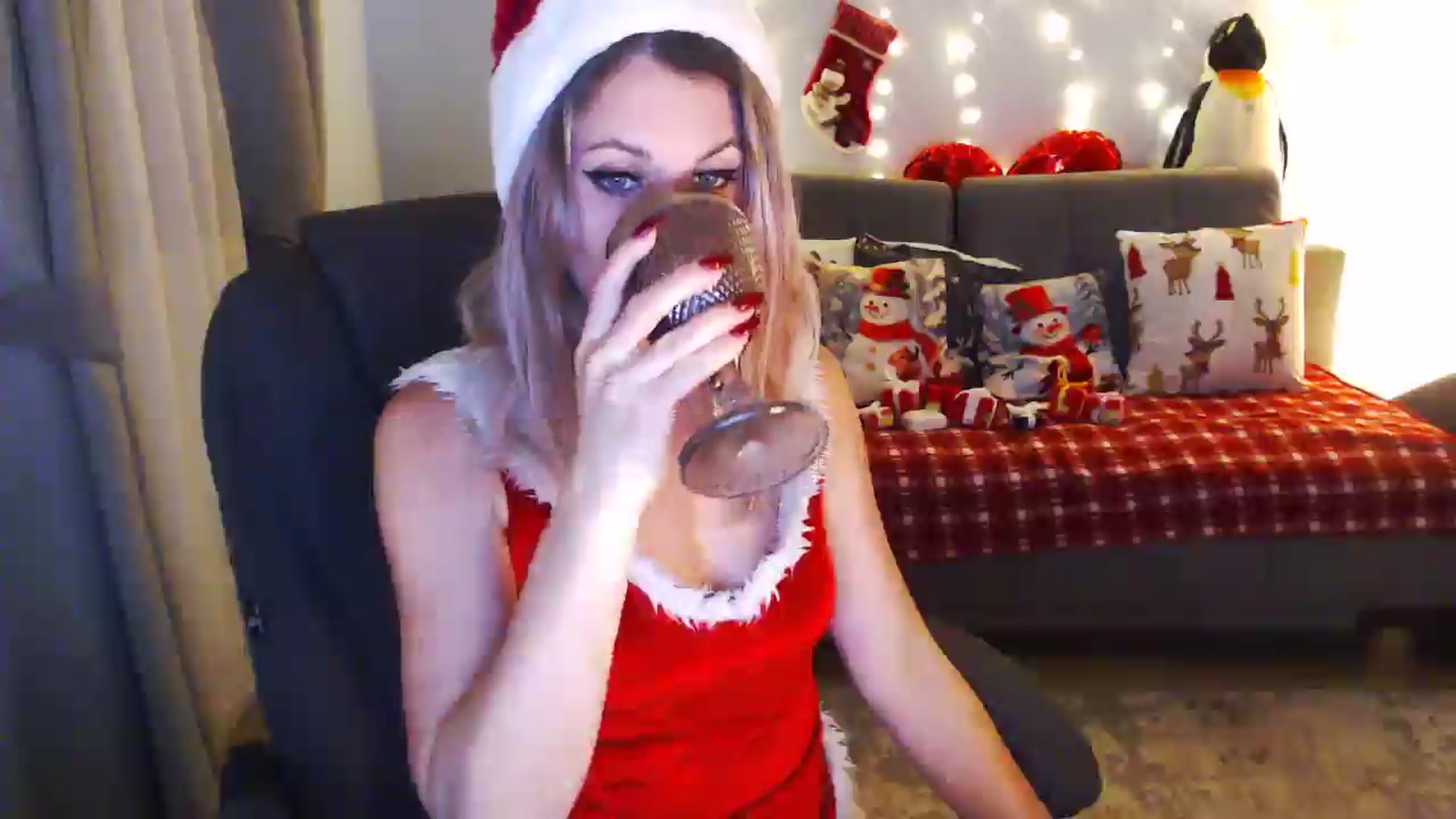Gallery image thumbnail from Sicille's myfreecams stream on, 01/02/2026, 19:37 image 8 of 20