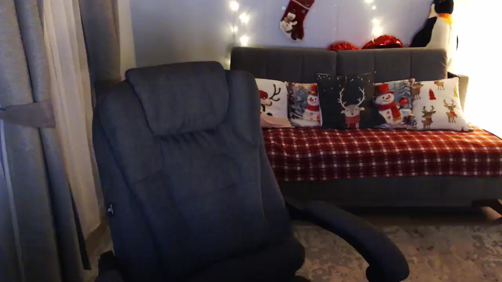 Gallery image thumbnail from Sicille's myfreecams stream on, 01/13/2026, 20:07 image 18 of 20