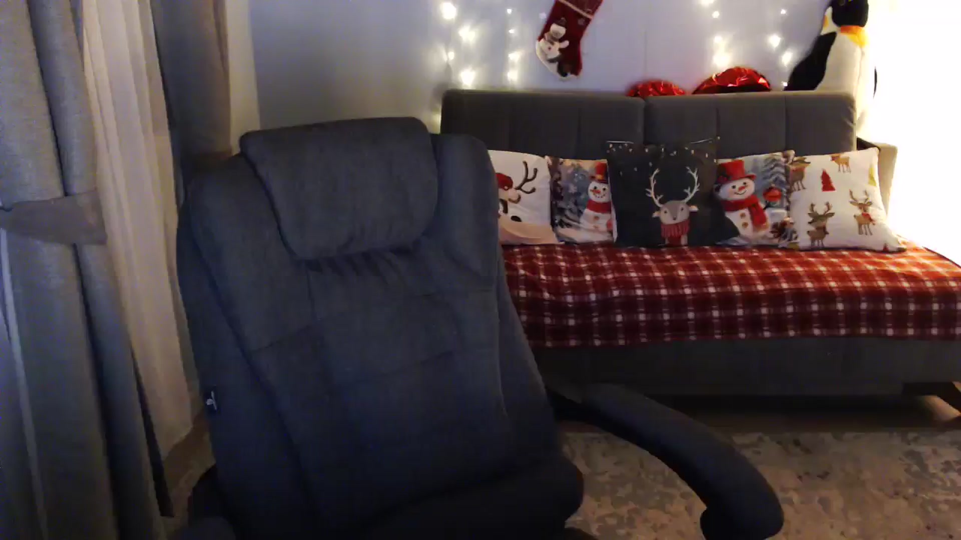 Gallery image thumbnail from Sicille's myfreecams stream on, 01/13/2026, 20:07 image 19 of 20