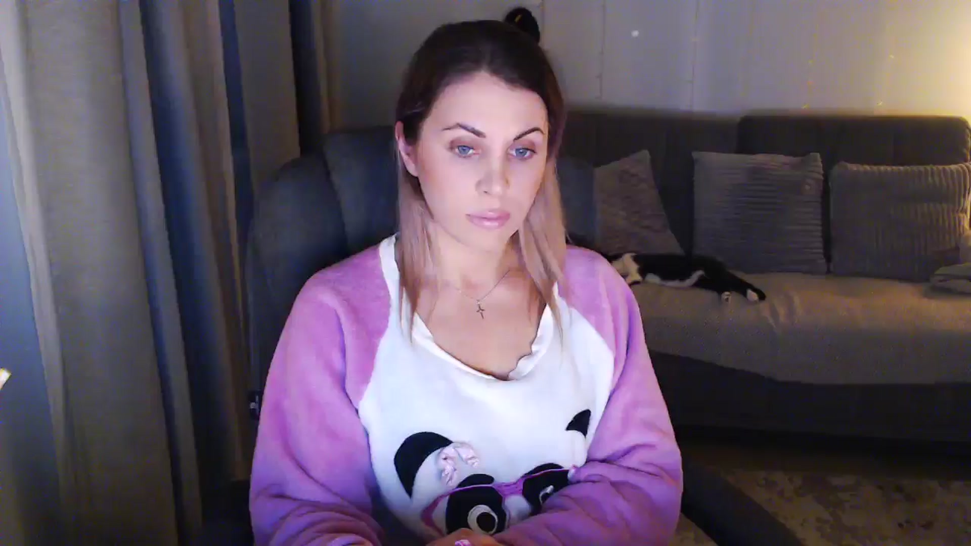 Gallery image thumbnail from Sicille's myfreecams stream on, 03/17/2026, 20:16 image 13 of 20