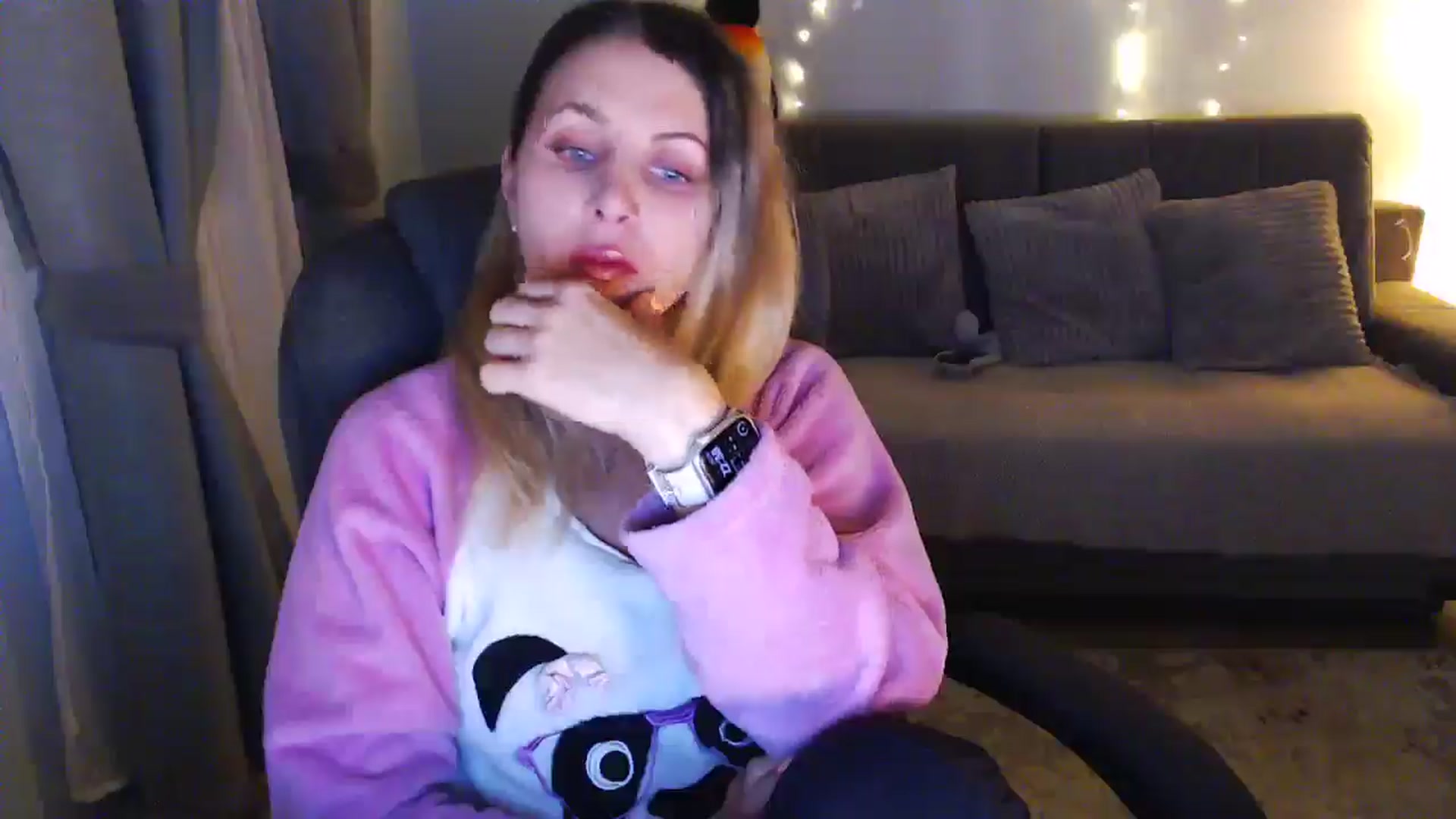 Gallery image thumbnail from Sicille's myfreecams stream on, 04/11/2026, 20:14 image 14 of 20