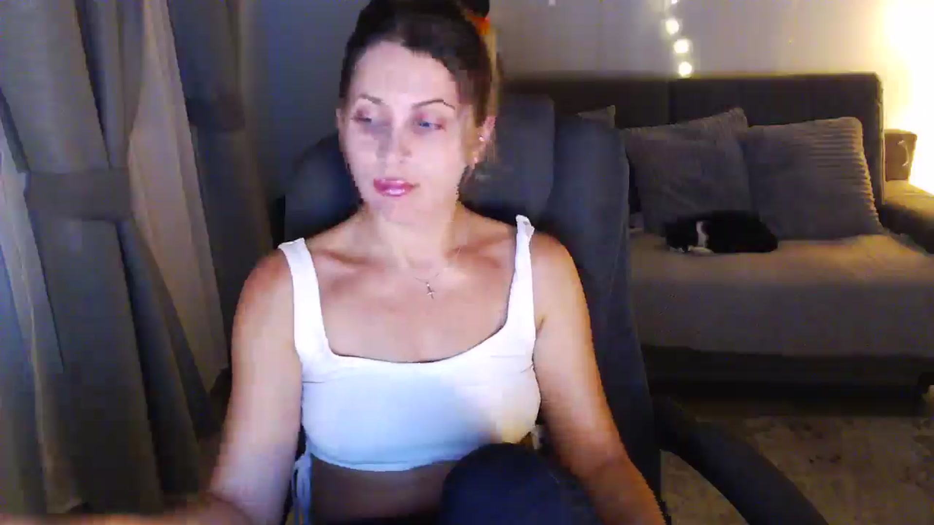 Gallery image thumbnail from Sicille's myfreecams stream on, 04/11/2026, 20:14 image 7 of 20