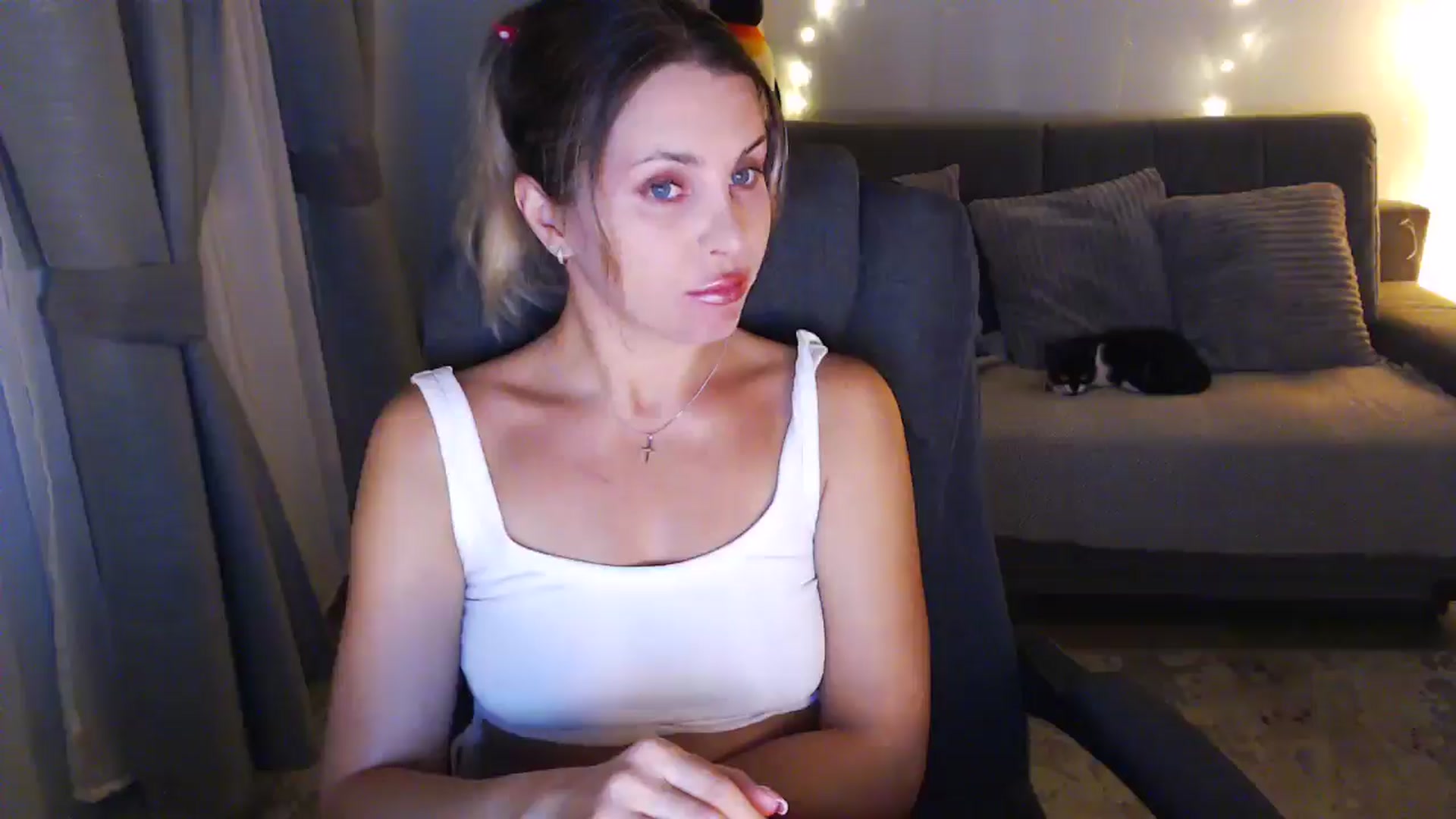 Gallery image thumbnail from Sicille's myfreecams stream on, 04/11/2026, 20:14 image 6 of 20