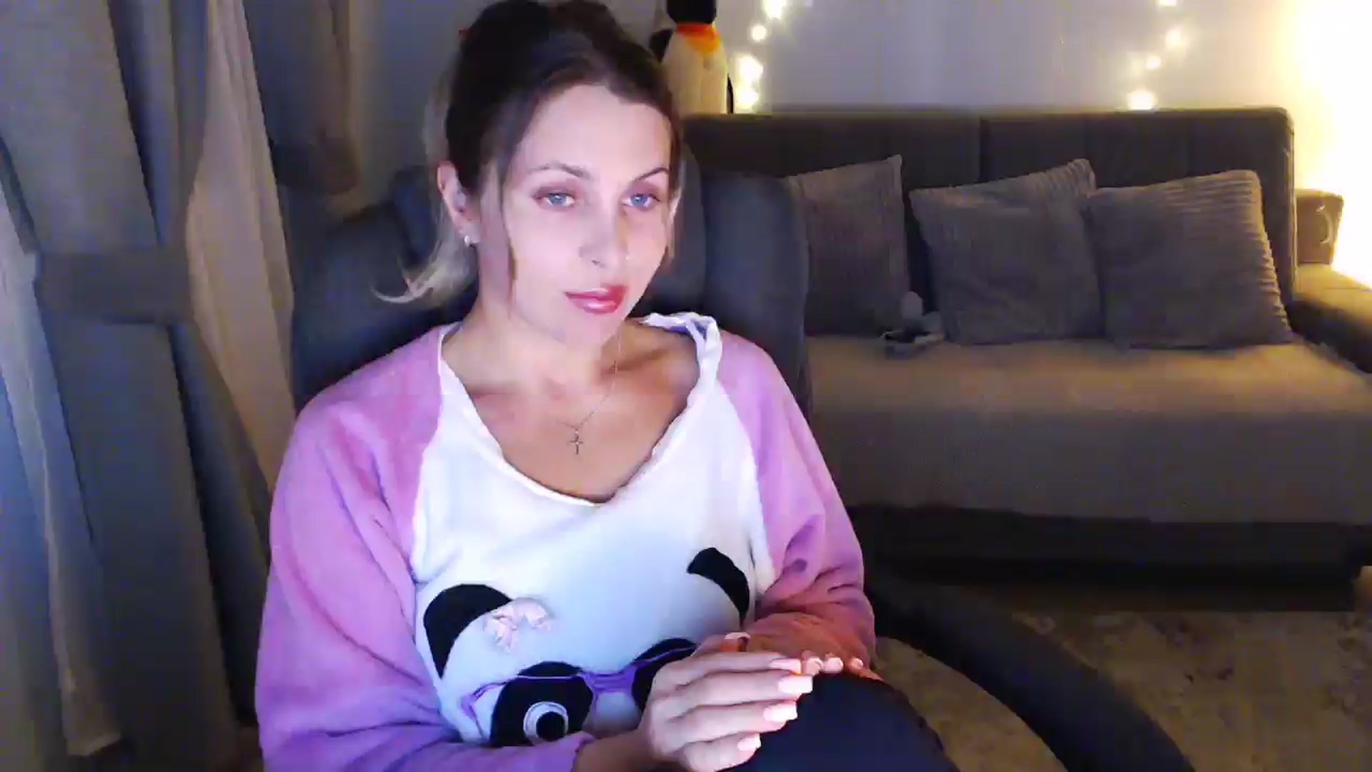 Gallery image thumbnail from Sicille's myfreecams stream on, 04/11/2026, 20:14 image 11 of 20