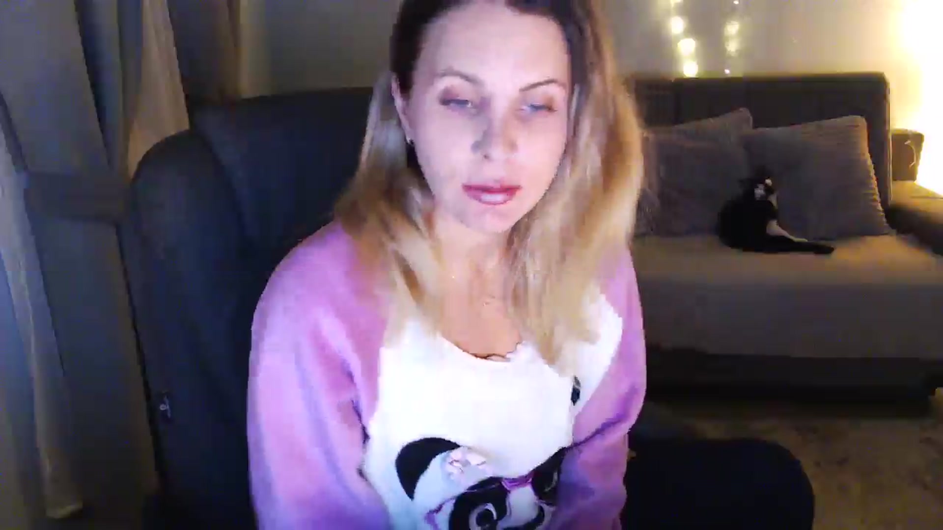 Gallery image thumbnail from Sicille's myfreecams stream on, 04/11/2026, 20:14 image 15 of 20