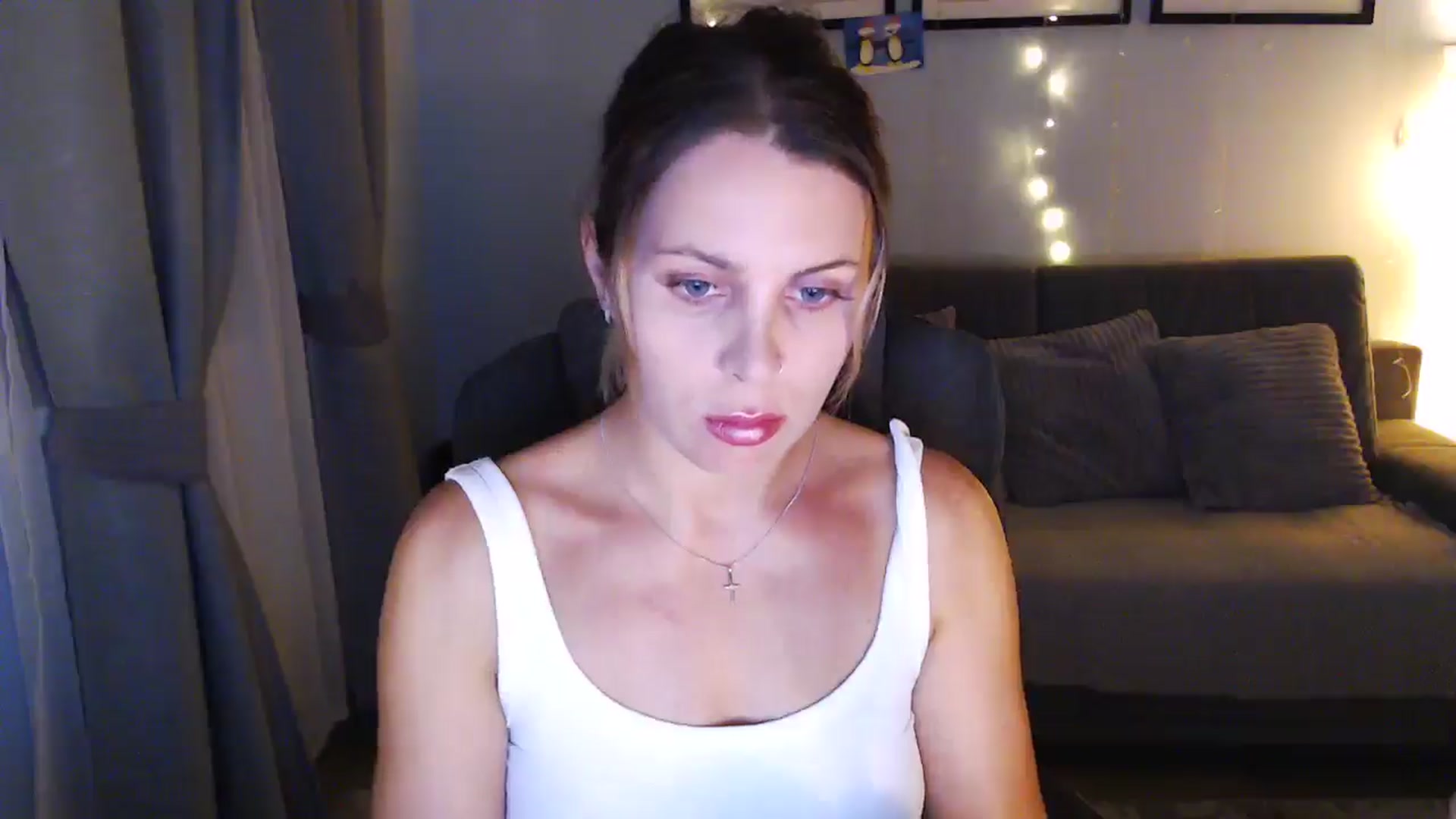 Gallery image thumbnail from Sicille's myfreecams stream on, 04/11/2026, 20:14 image 4 of 20