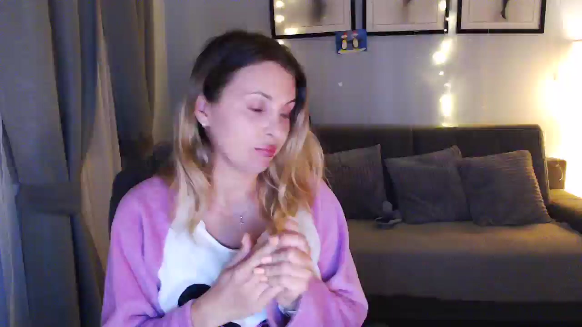 Gallery image thumbnail from Sicille's myfreecams stream on, 04/11/2026, 20:14 image 16 of 20