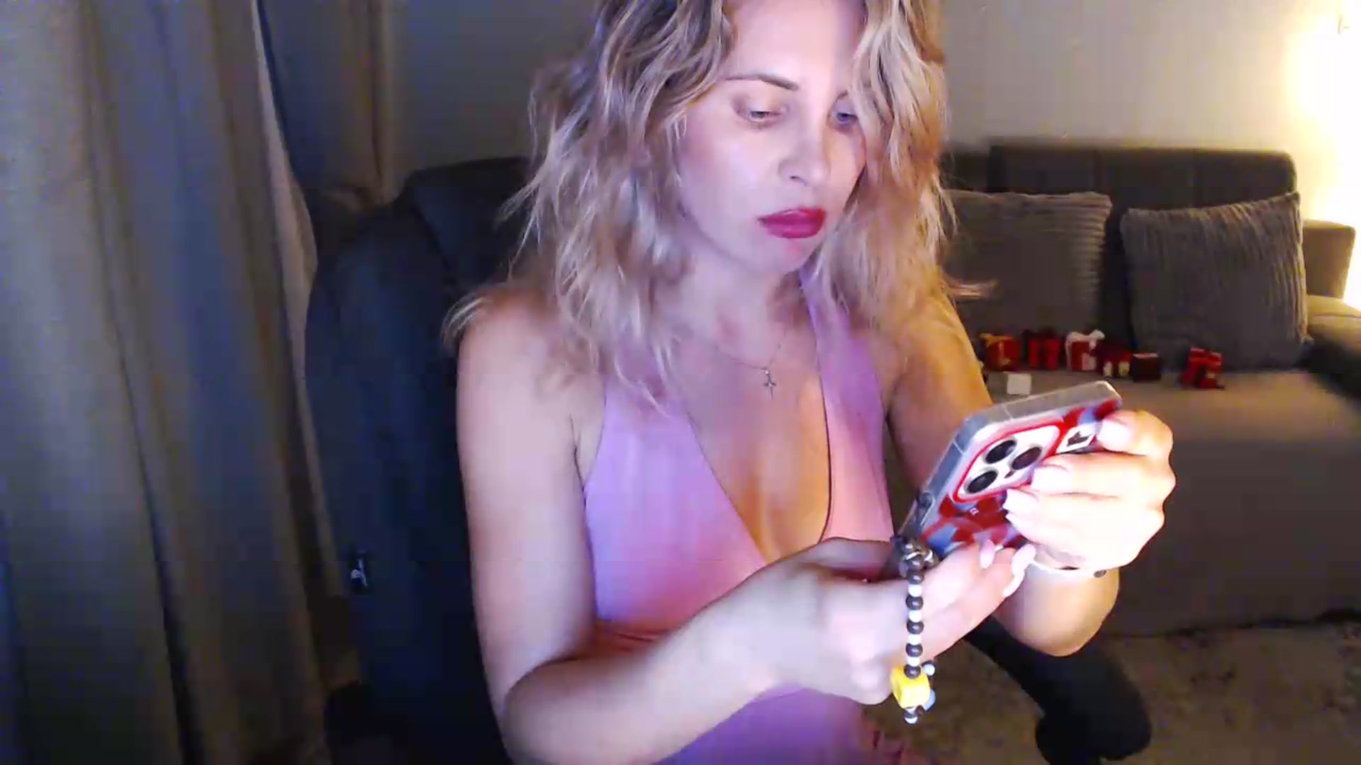 Gallery image thumbnail from Sicille's myfreecams stream on, 06/08/2026, 21:08 image 10 of 20