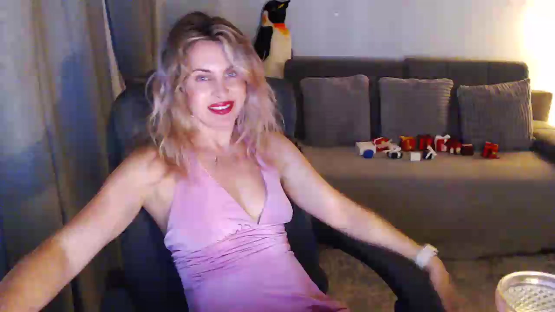 Gallery image thumbnail from Sicille's myfreecams stream on, 06/08/2026, 21:08 image 8 of 20