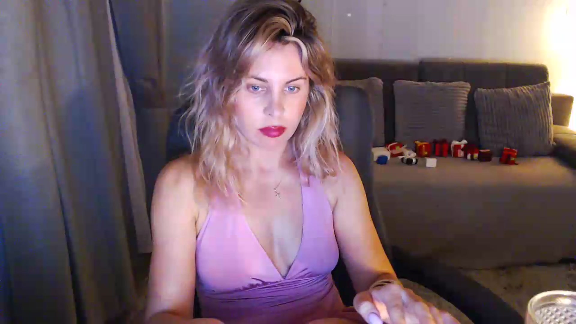 Gallery image thumbnail from Sicille's myfreecams stream on, 06/08/2026, 21:08 image 17 of 20