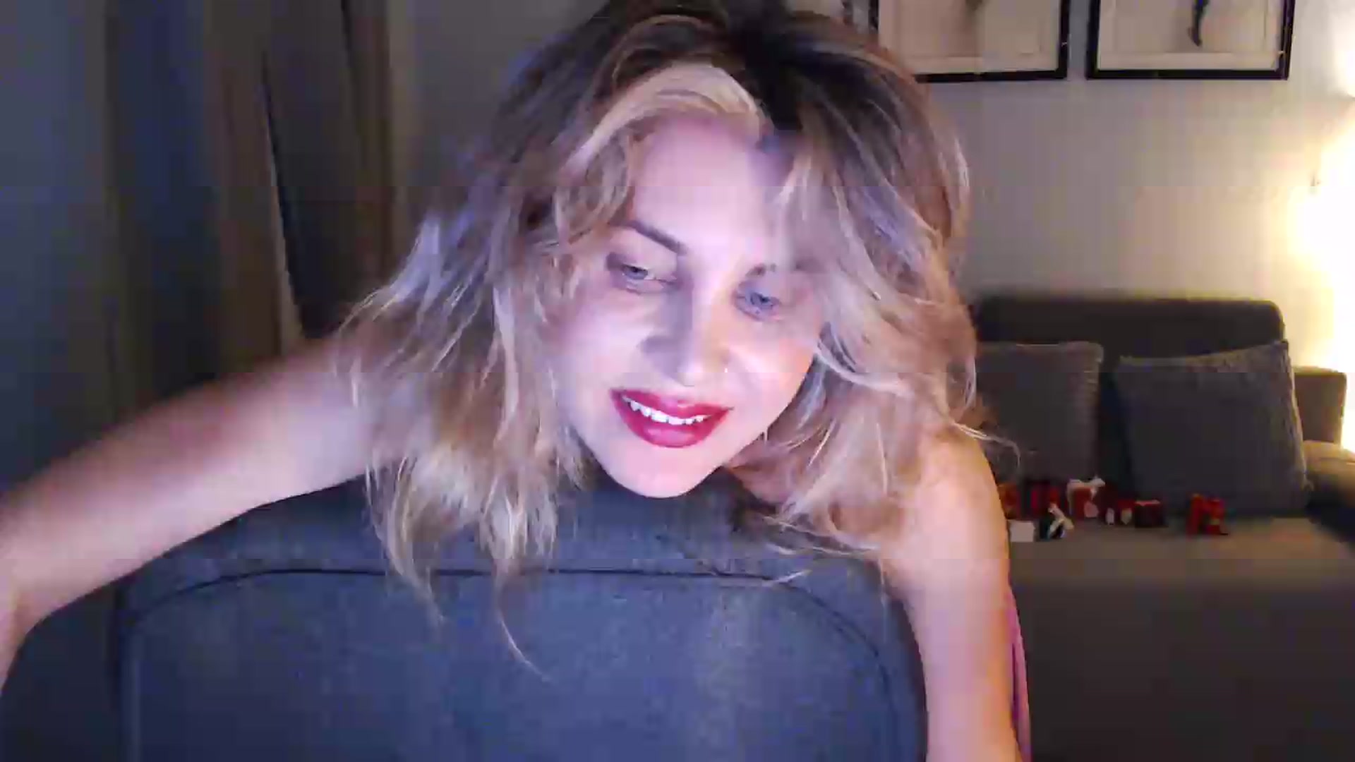 Gallery image thumbnail from Sicille's myfreecams stream on, 06/08/2026, 21:08 image 7 of 20