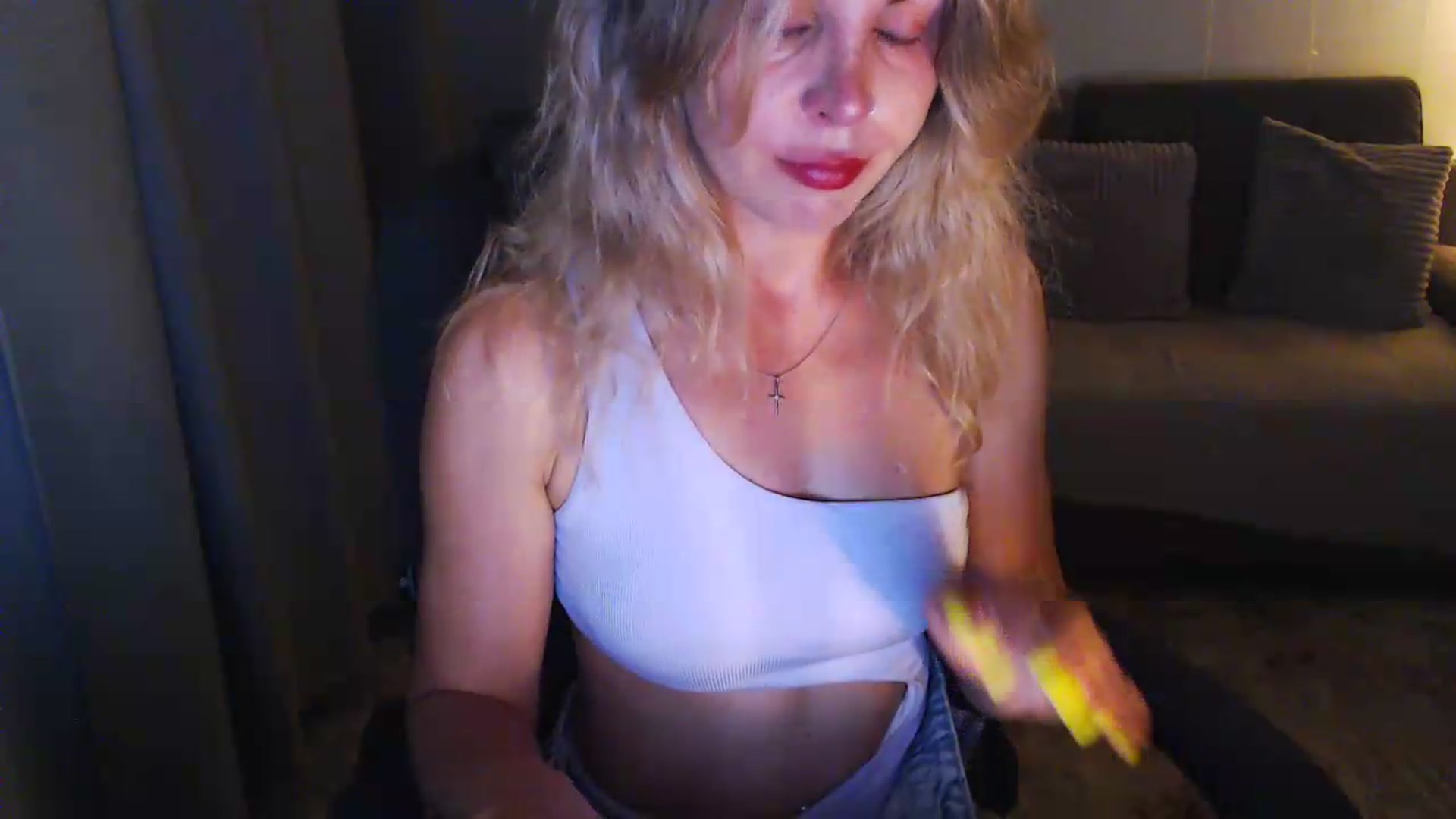 Gallery image thumbnail from Sicille's myfreecams stream on, 07/18/2026, 22:01 image 16 of 20