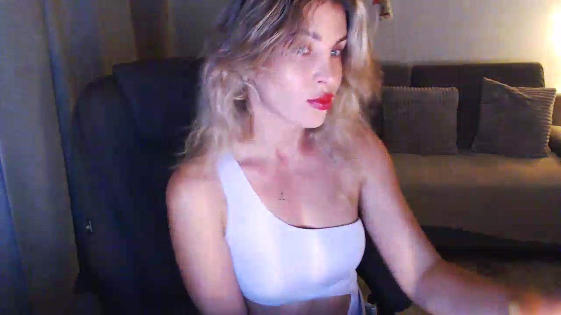 Gallery image thumbnail from Sicille's myfreecams stream on, 07/18/2026, 22:01 image 3 of 20
