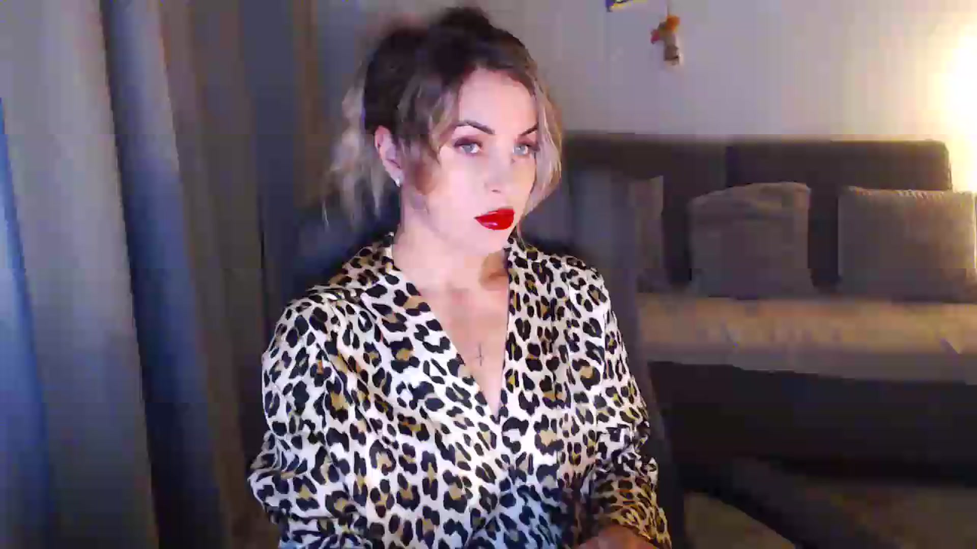 Gallery image thumbnail from Sicille's myfreecams stream on, 08/05/2026, 19:37 image 7 of 20