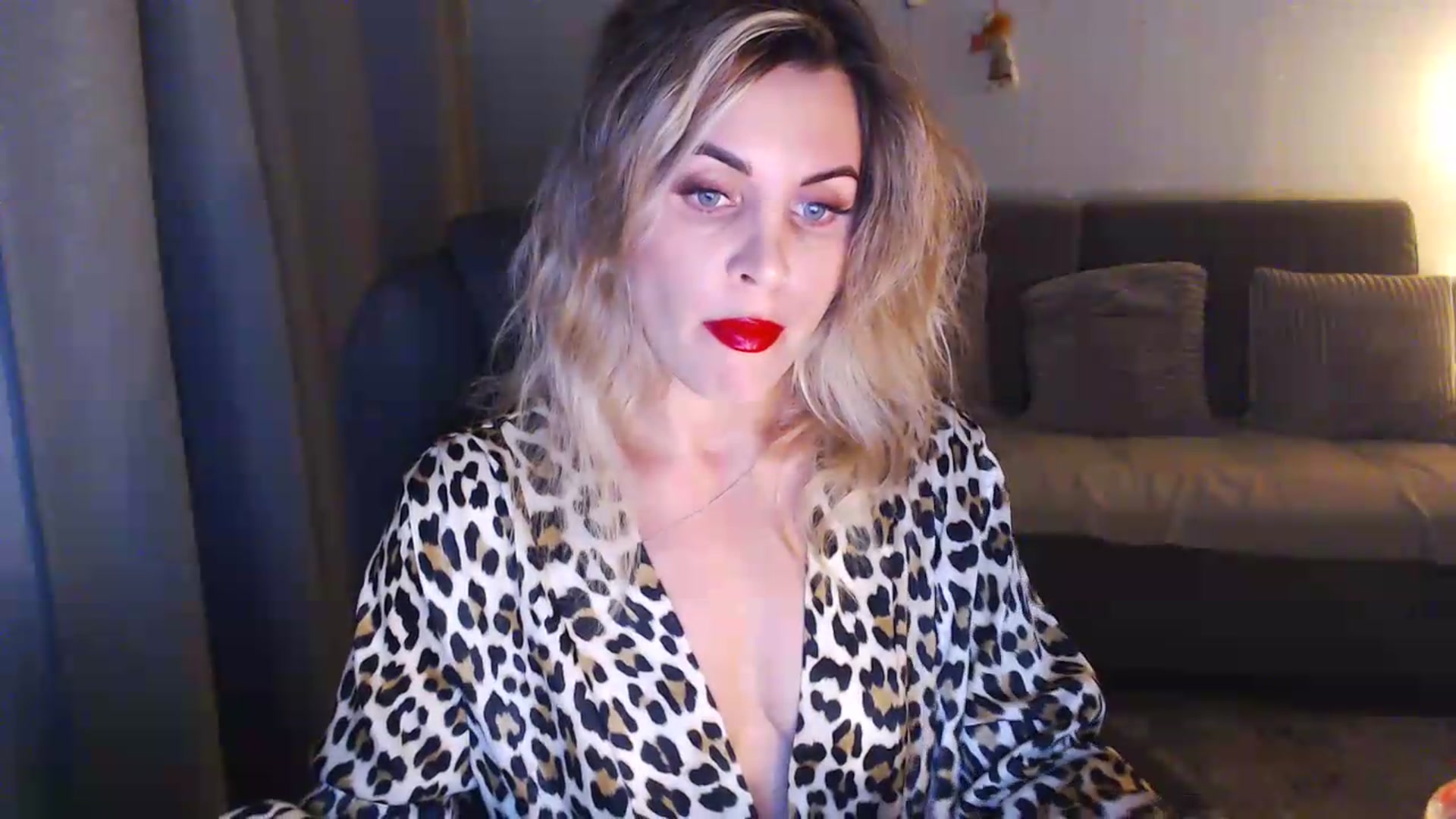 Gallery image thumbnail from Sicille's myfreecams stream on, 08/05/2026, 20:23 image 12 of 20