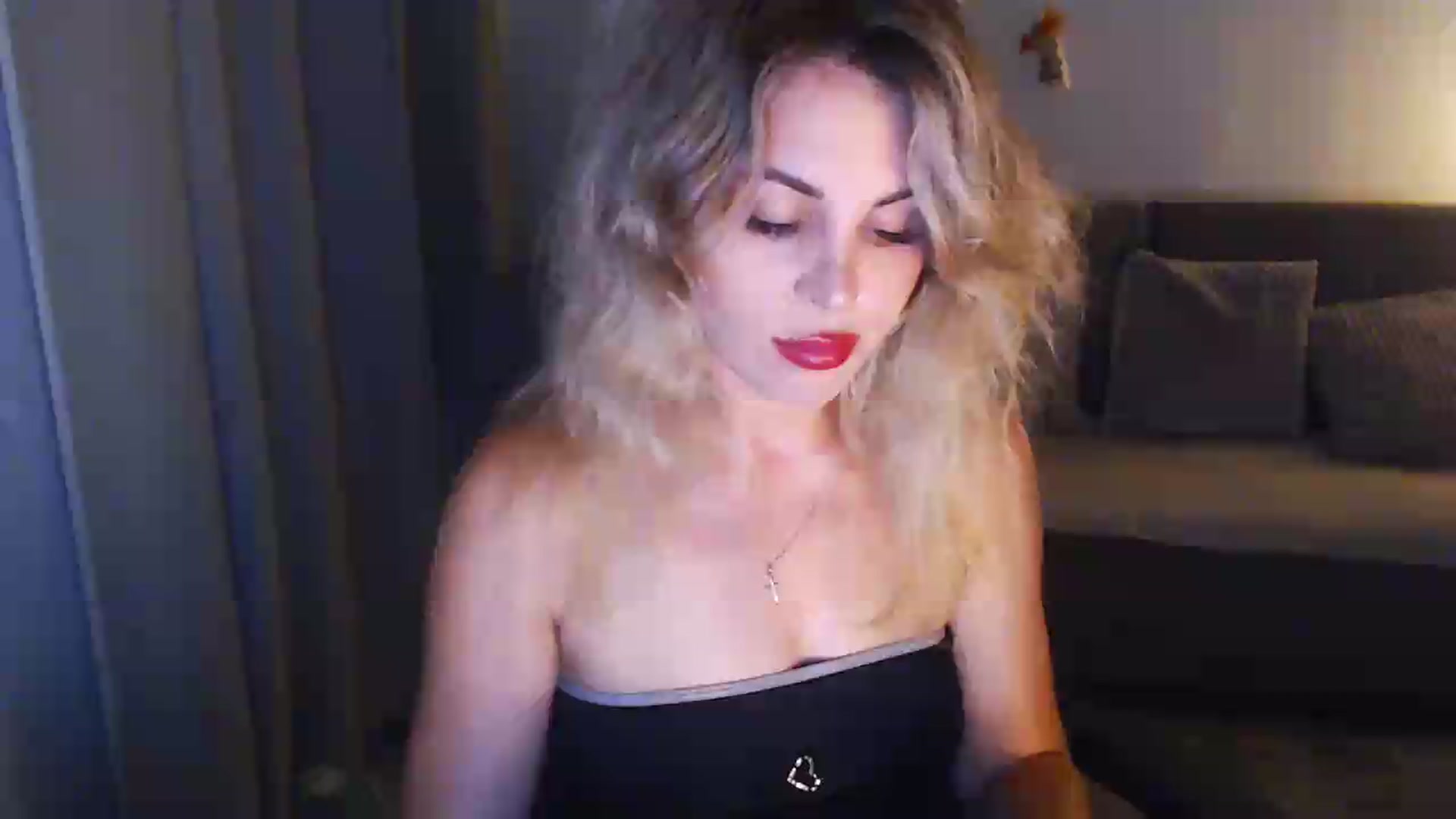 Gallery image thumbnail from Sicille's myfreecams stream on, 08/06/2026, 20:50 image 19 of 20