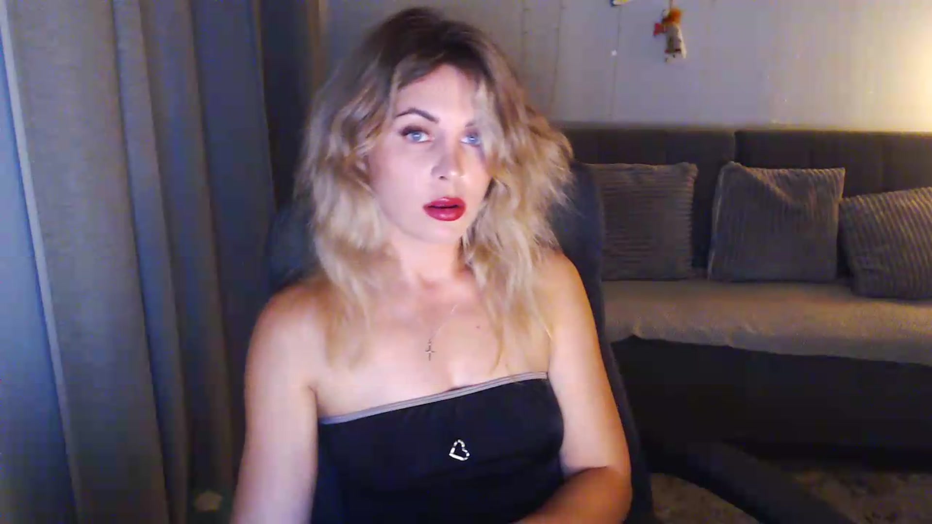 Gallery image thumbnail from Sicille's myfreecams stream on, 08/06/2026, 20:50 image 17 of 20