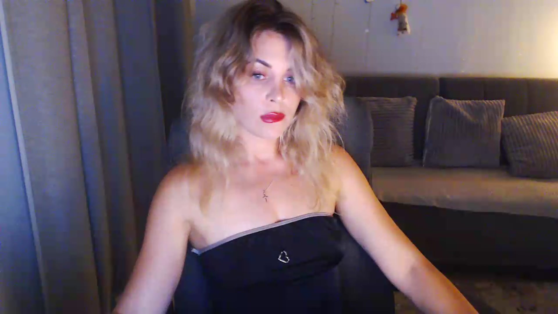 Gallery image thumbnail from Sicille's myfreecams stream on, 08/06/2026, 20:50 image 20 of 20