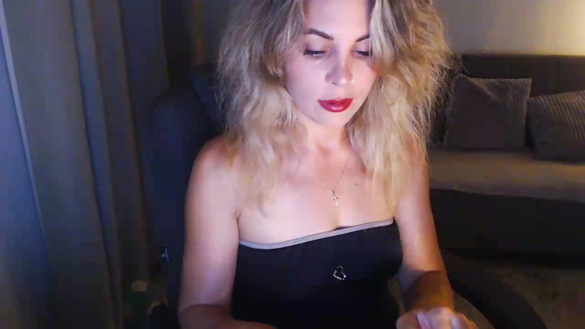 Gallery image thumbnail from Sicille's myfreecams stream on, 08/06/2026, 20:50 image 13 of 20