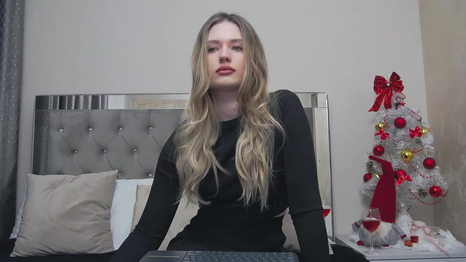 Gallery image thumbnail from SidneyAdamss's myfreecams stream on, 12/10/2023, 19:45 image 8 of 20