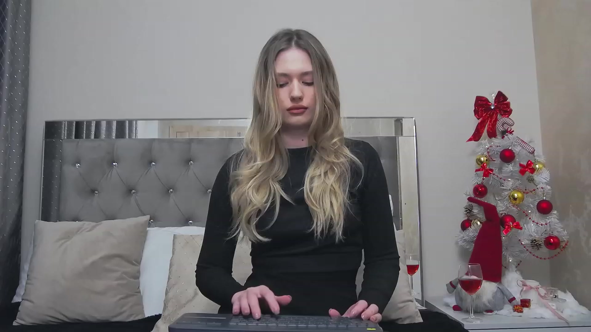 Gallery image thumbnail from SidneyAdamss's myfreecams stream on, 12/10/2023, 19:45 image 10 of 20