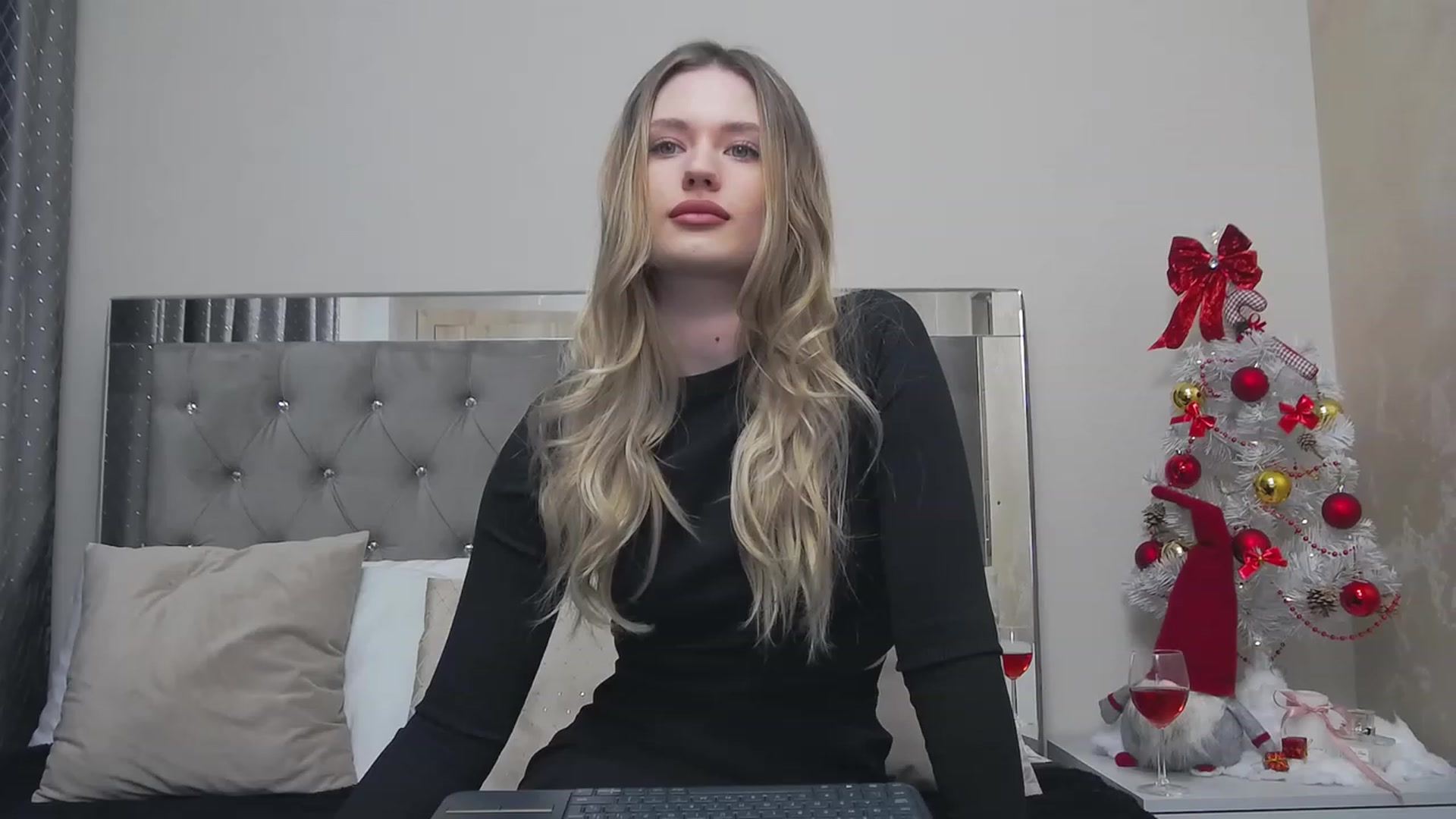 Gallery image thumbnail from SidneyAdamss's myfreecams stream on, 12/10/2023, 19:45 image 9 of 20