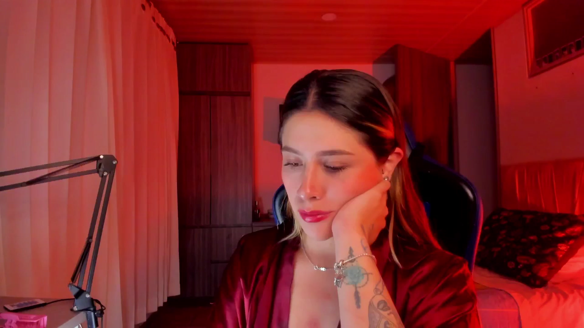 Gallery image thumbnail from Sienn_a's myfreecams stream on, 11/18/2025, 06:02 image 9 of 20