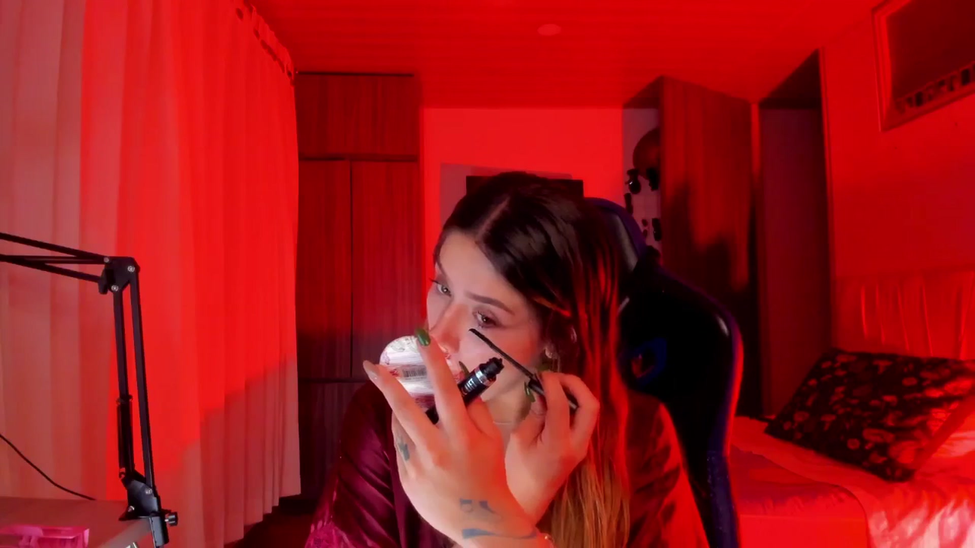 Gallery image thumbnail from Sienn_a's myfreecams stream on, 11/18/2025, 06:02 image 5 of 20