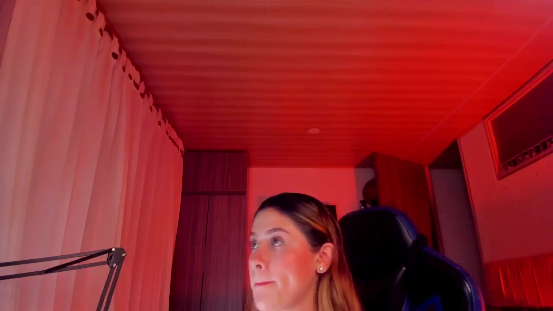 Gallery image thumbnail from Sienn_a's myfreecams stream on, 11/18/2025, 06:02 image 13 of 20