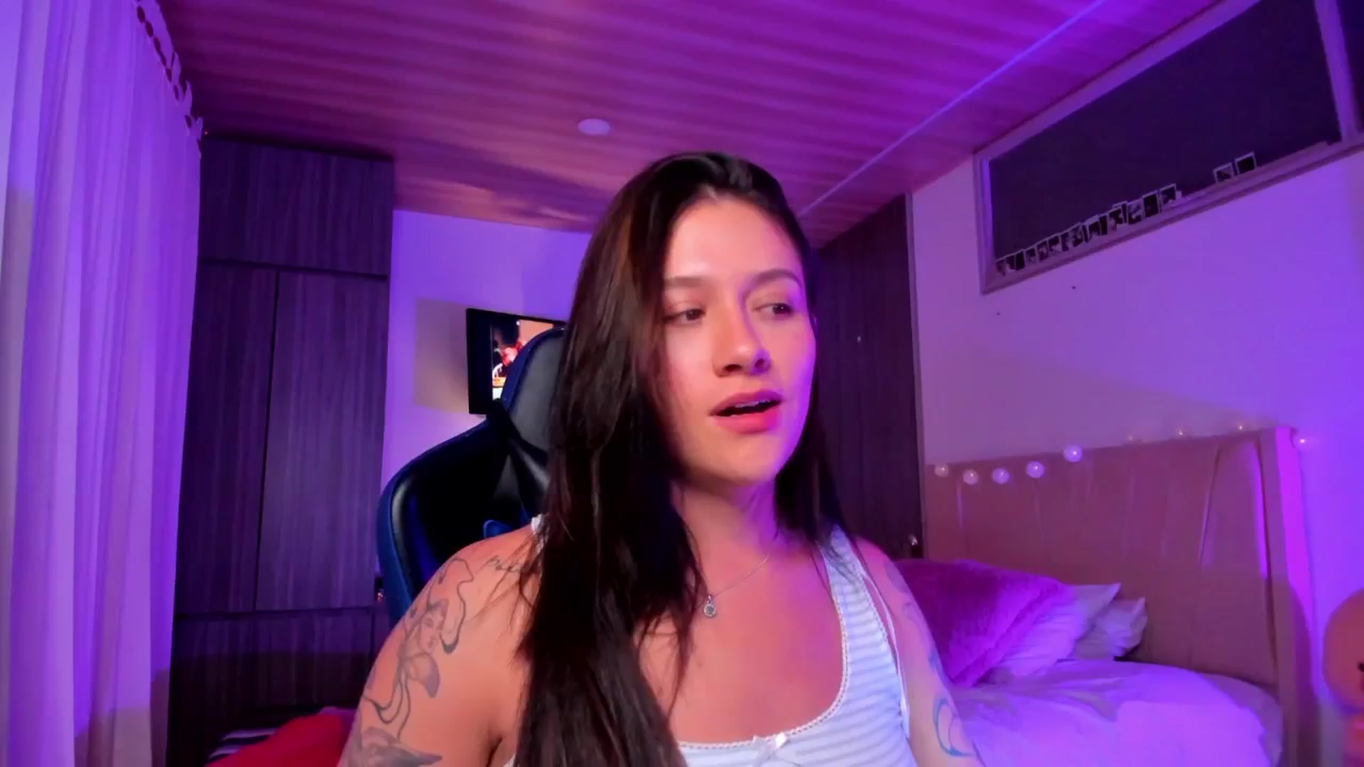 Gallery image thumbnail from Sienn_a's myfreecams stream on, 01/27/2026, 06:13 image 8 of 20