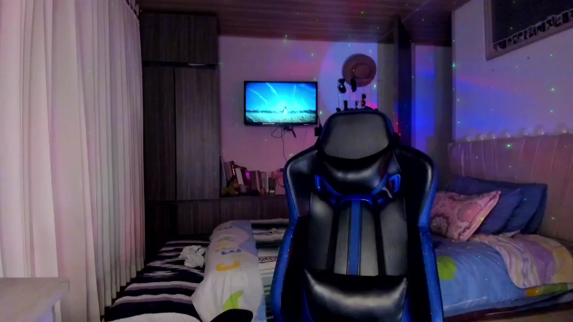 Gallery image thumbnail from Sienn_a's myfreecams stream on, 02/10/2026, 05:29 image 2 of 20