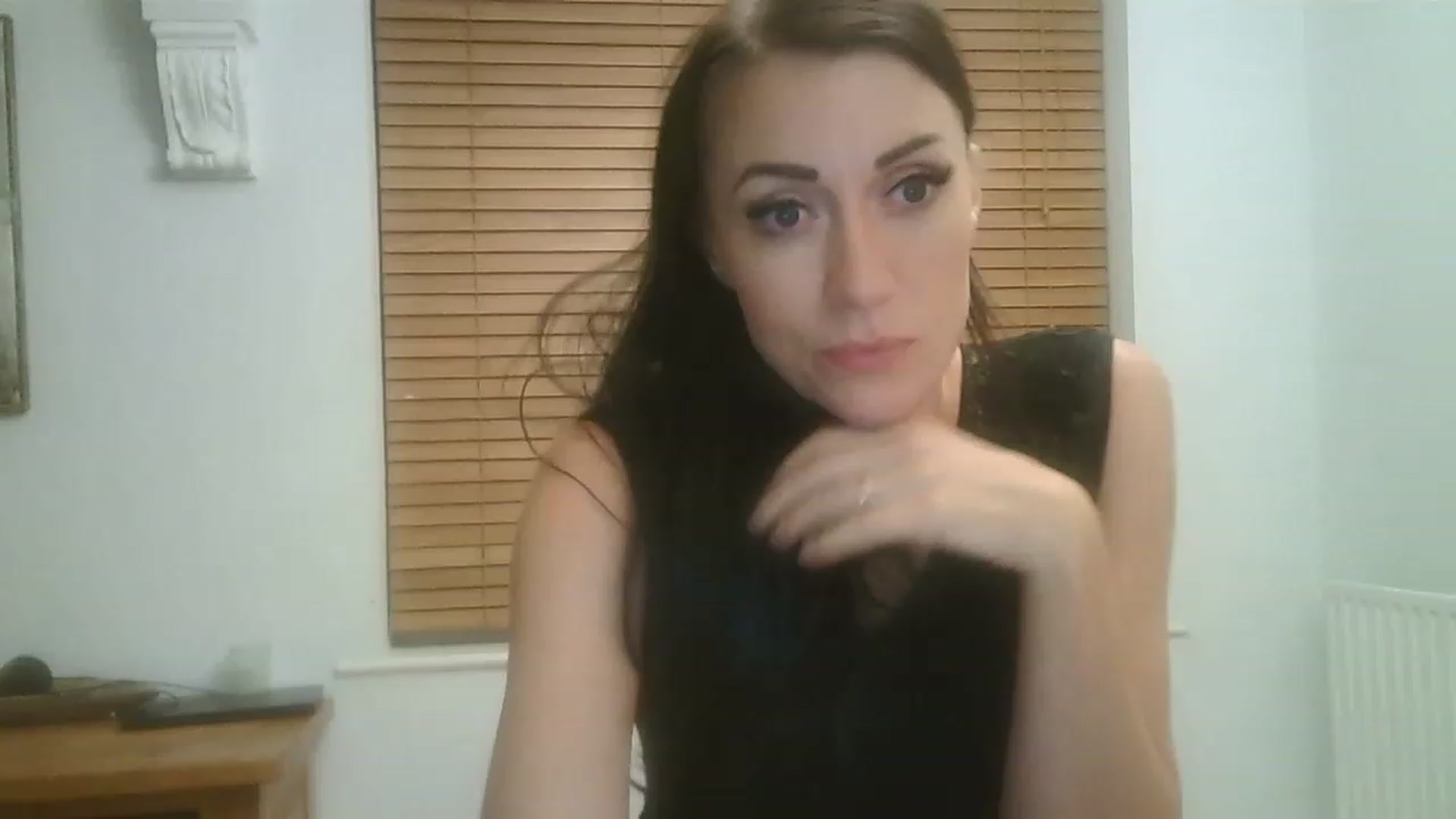 Gallery image thumbnail from SiennaGG's myfreecams stream on, 11/14/2022, 21:45 image 8 of 20
