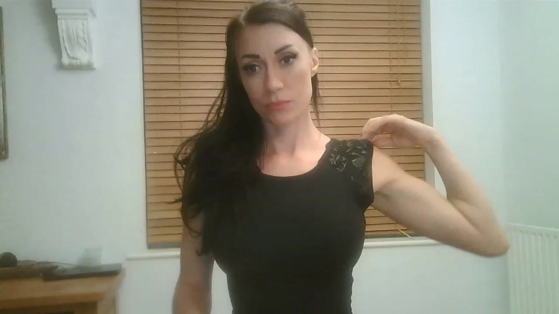 Gallery image thumbnail from SiennaGG's myfreecams stream on, 11/14/2022, 21:45 image 9 of 20