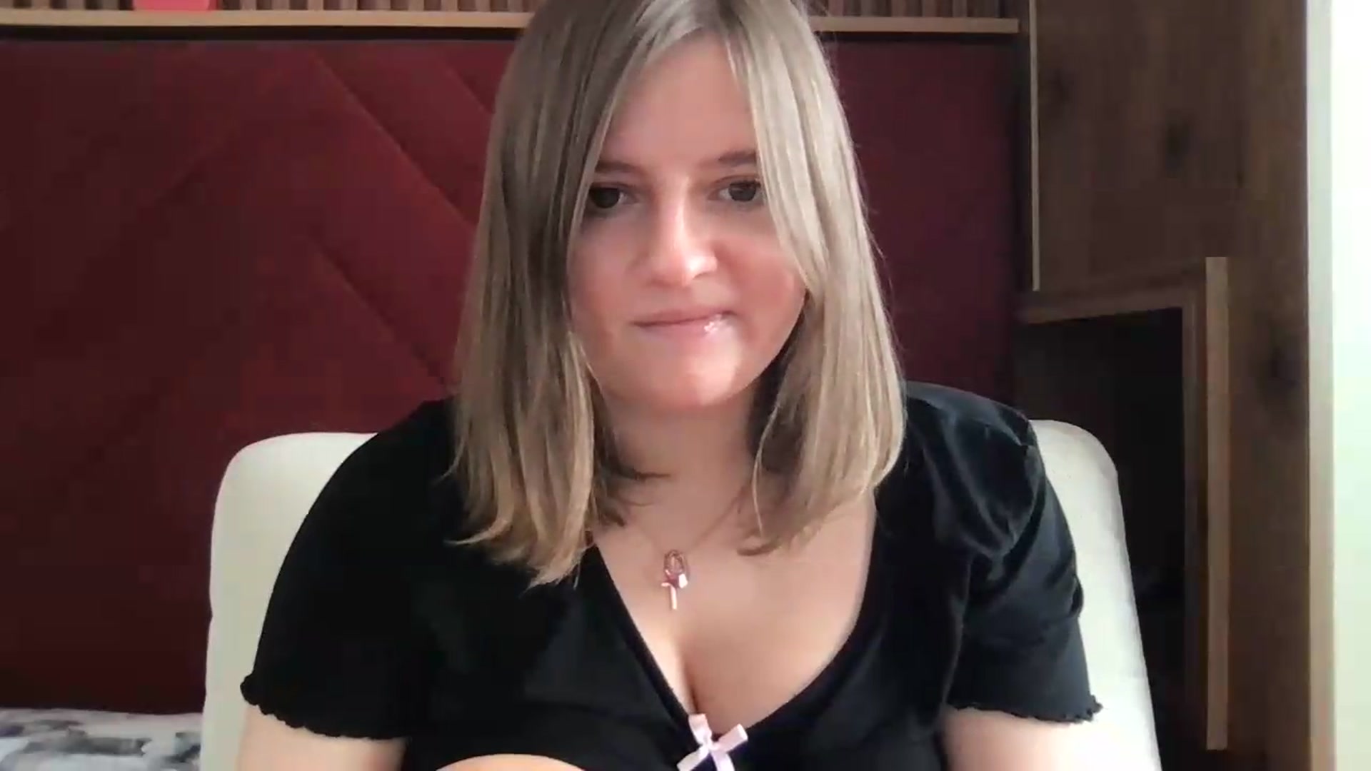 Gallery image thumbnail from SiennaMist's myfreecams stream on, 08/08/2026, 16:03 image 9 of 20