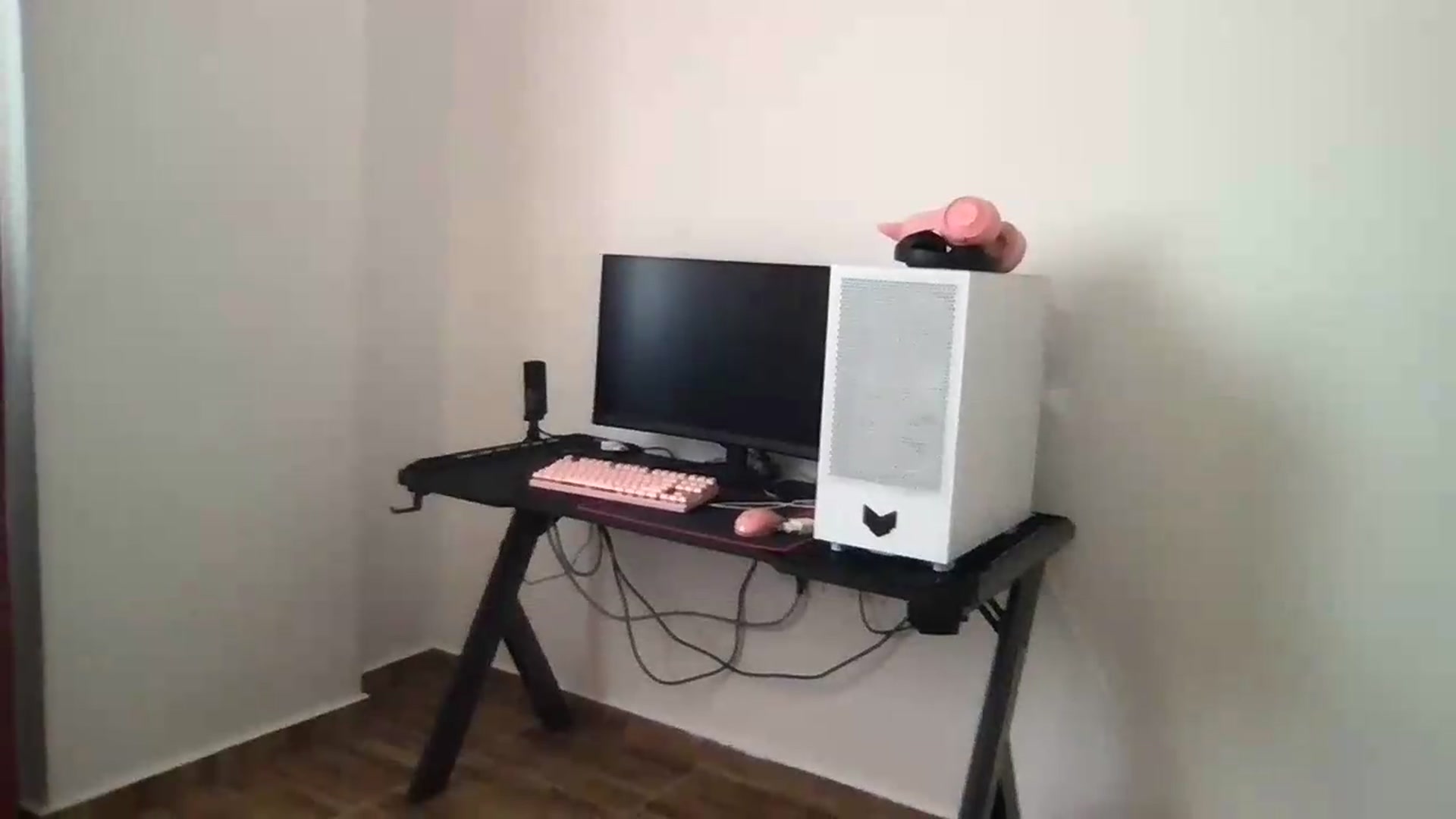 Gallery image thumbnail from SiennaMist's myfreecams stream on, 08/12/2026, 10:31 image 9 of 20