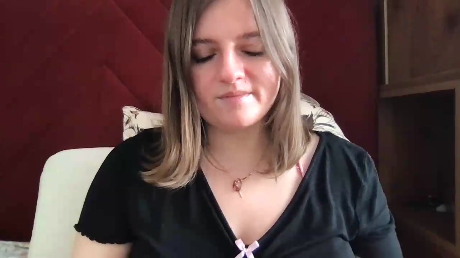 Gallery image thumbnail from SiennaMist's myfreecams stream on, 08/19/2026, 16:17 image 9 of 20
