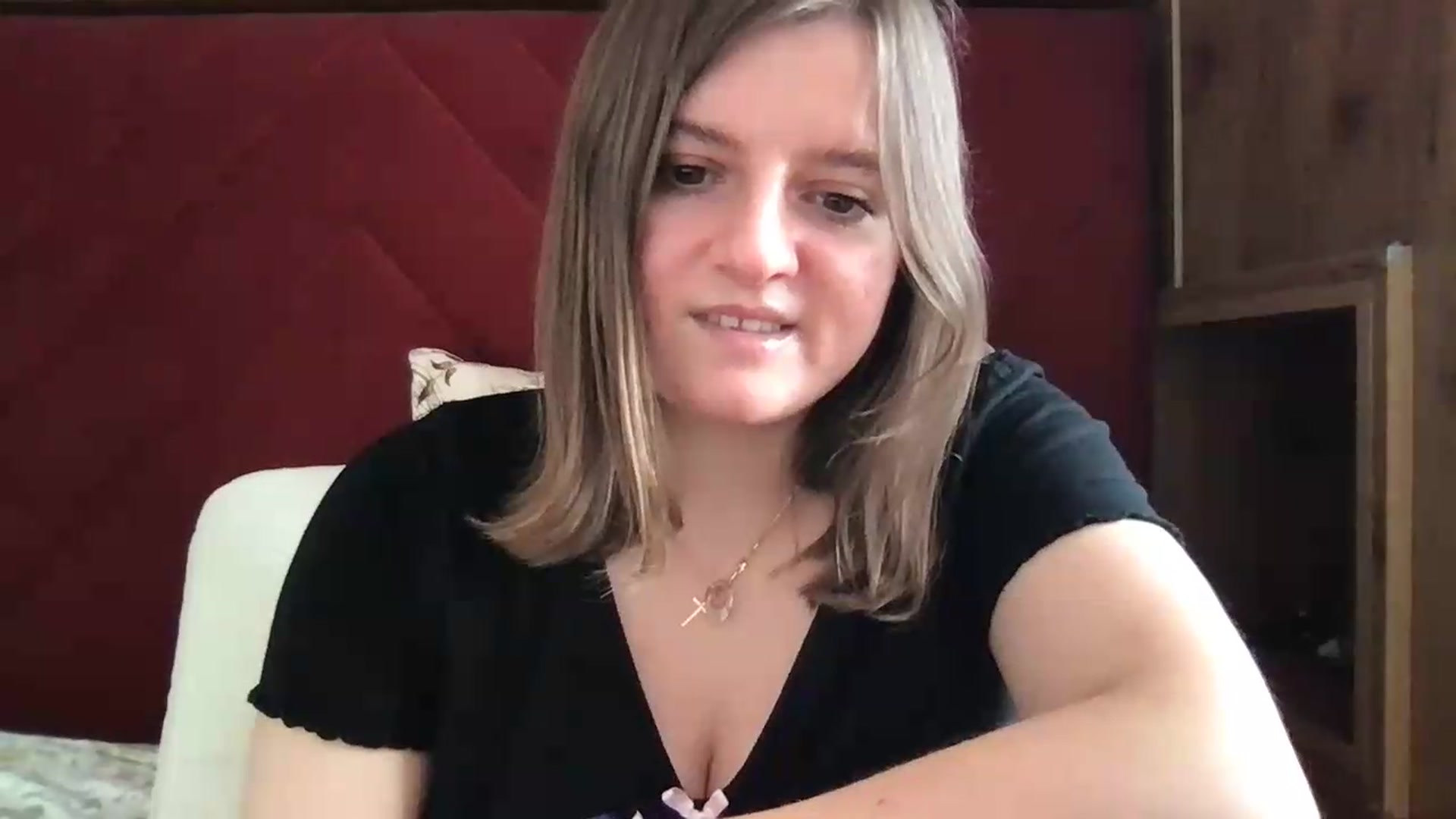 Gallery image thumbnail from SiennaMist's myfreecams stream on, 08/19/2026, 16:17 image 17 of 20