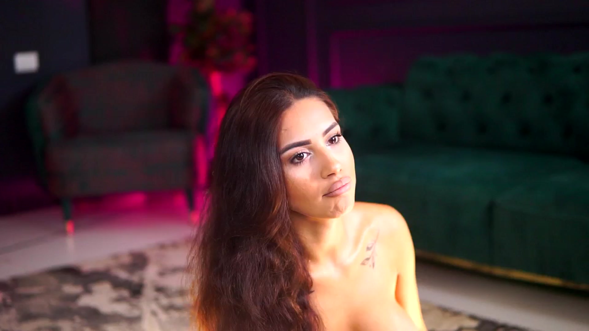 Gallery image thumbnail from SiennaNoir's myfreecams stream on, 09/04/2025, 07:15 image 5 of 20