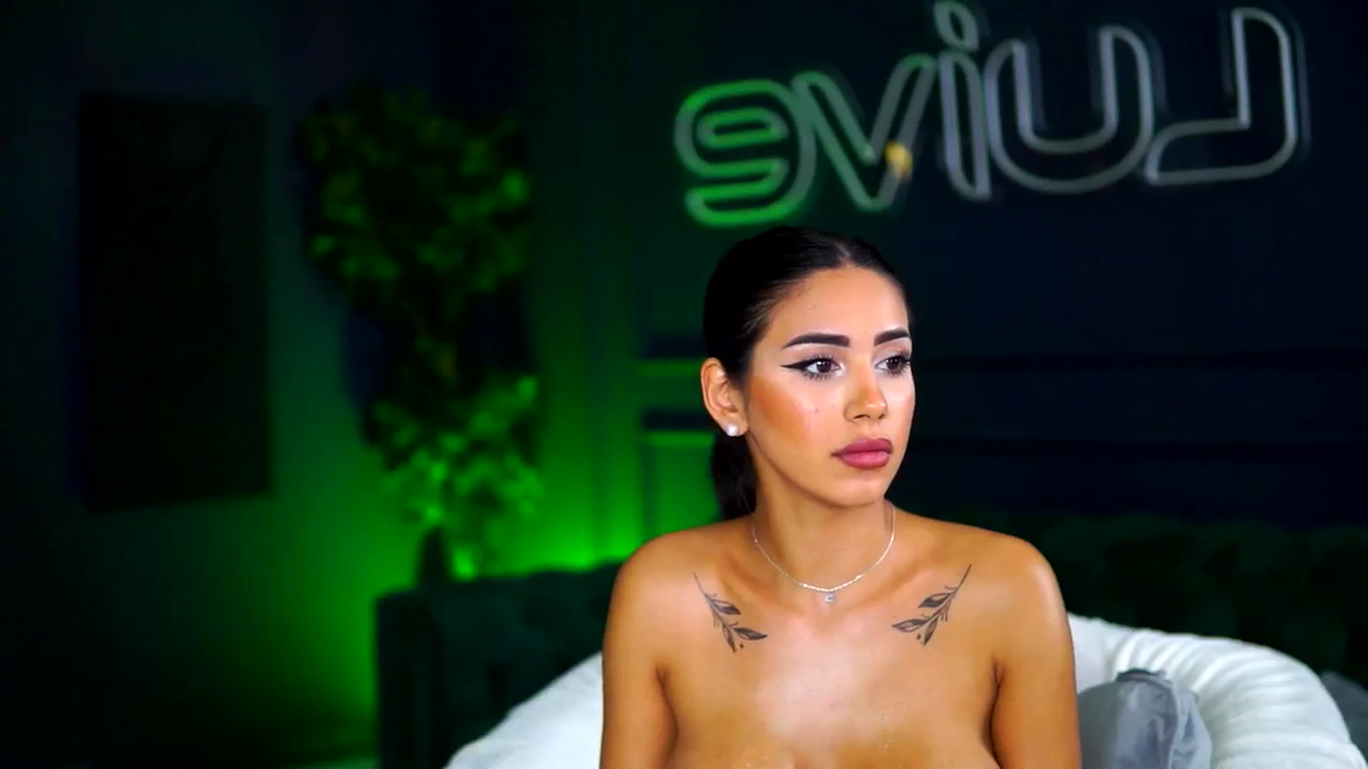 Gallery image thumbnail from SiennaNoir's myfreecams stream on, 10/11/2025, 14:06 image 10 of 20