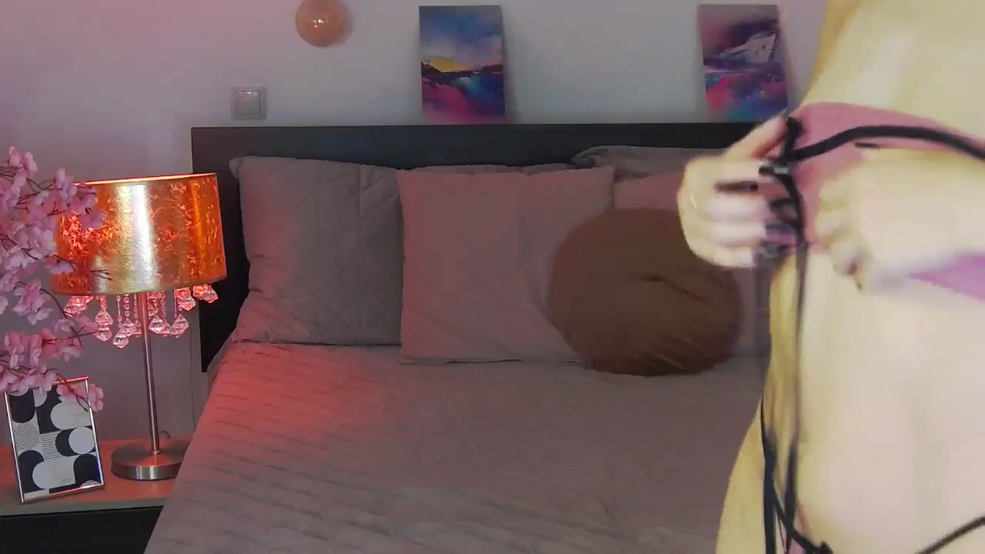 Gallery image thumbnail from SiennaNoirr's myfreecams stream on, 08/31/2024, 20:52 image 2 of 20