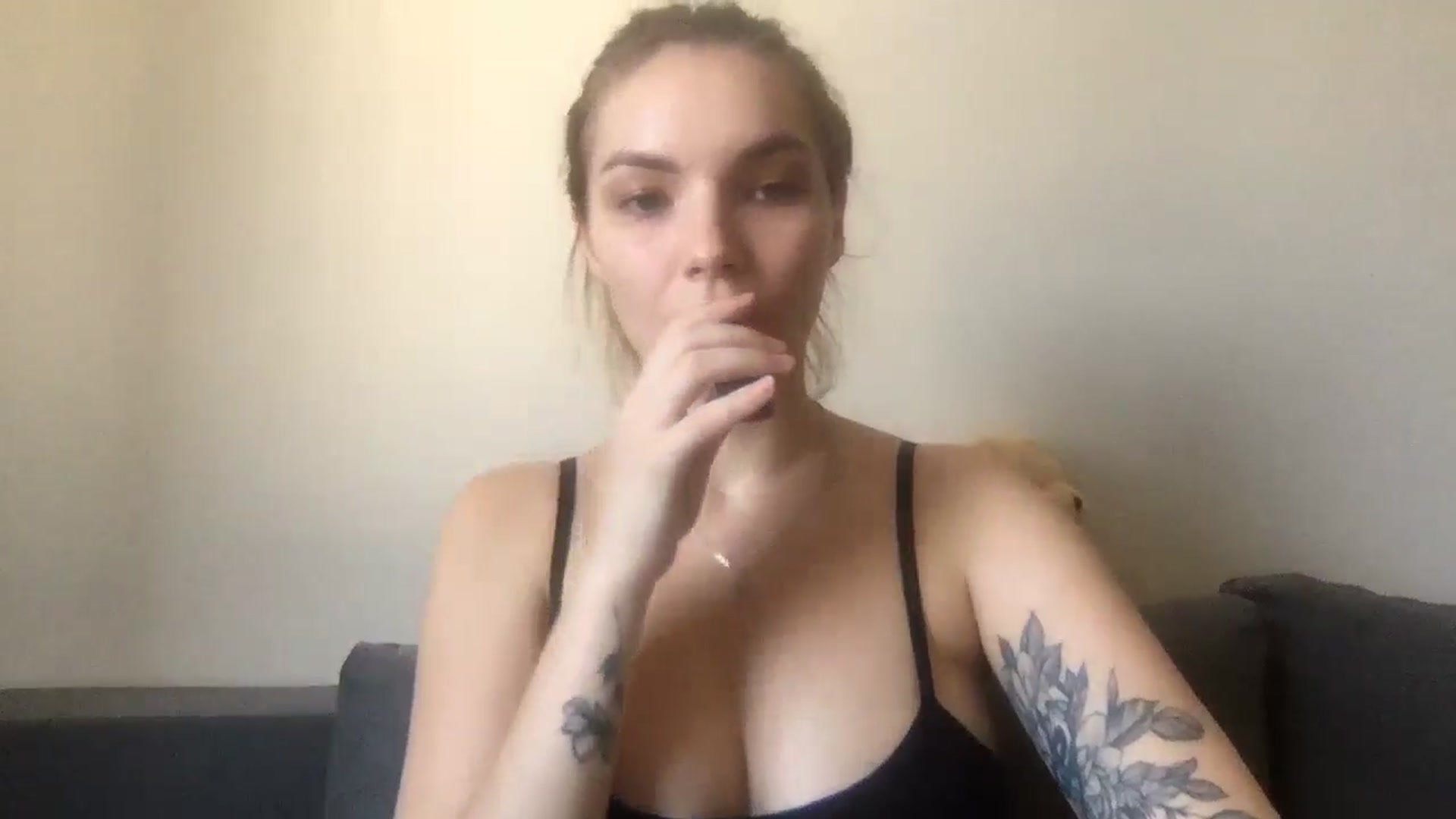 Gallery image thumbnail from SiennaRogers's myfreecams stream on, 07/15/2024, 14:36 image 13 of 20