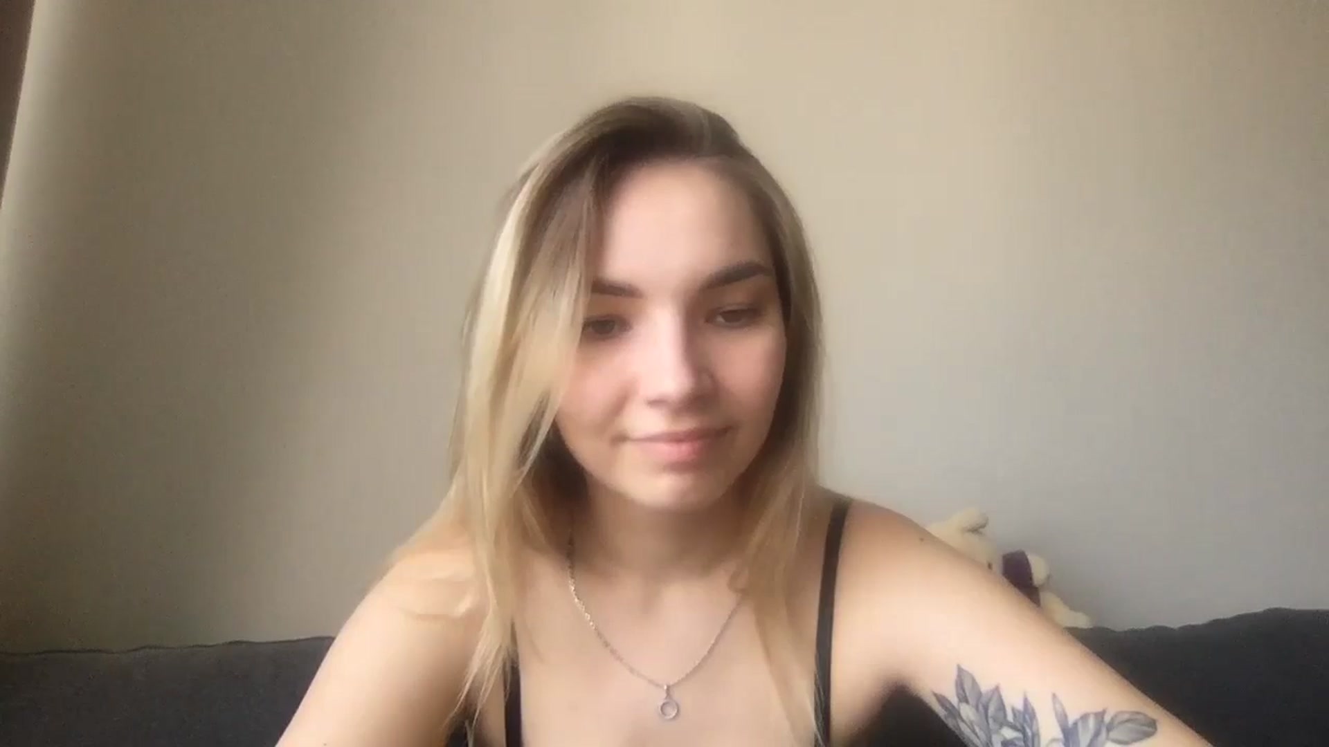 Gallery image thumbnail from SiennaRogers's myfreecams stream on, 07/17/2024, 11:18 image 10 of 20