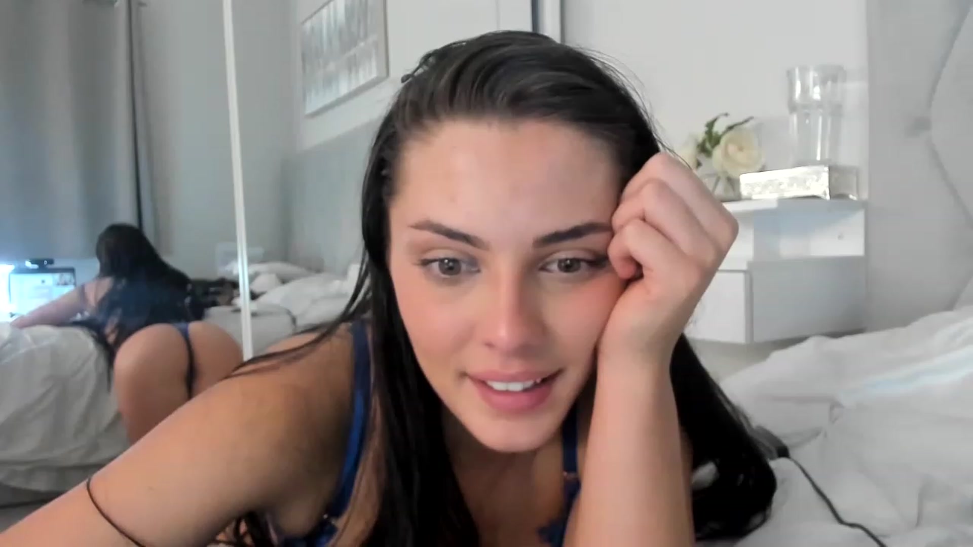 Gallery image thumbnail from SiennaSinsx's myfreecams stream on, 03/23/2023, 23:29 image 20 of 20