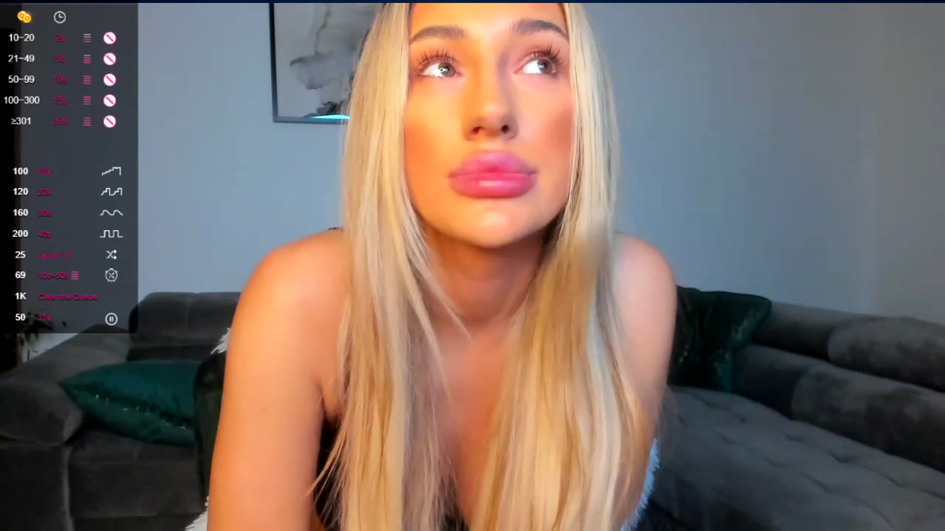 Gallery image thumbnail from Sieraskye's myfreecams stream on, 03/07/2023, 24:06 image 7 of 20